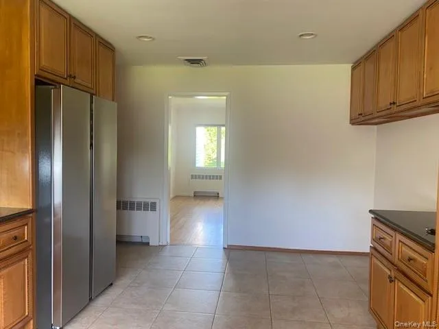 27 Martin Court, North Hempstead, NY, 3 Bedrooms Bedrooms, 7 Rooms Rooms,3 BathroomsBathrooms,Residential Lease,For Rent,Martin,0,1004387 27 Martin Court, North Hempstead, NY, 3 Bedrooms Bedrooms, 7 Rooms Rooms,3 BathroomsBathrooms,Residential Lease,For Rent,Martin,0,1004387