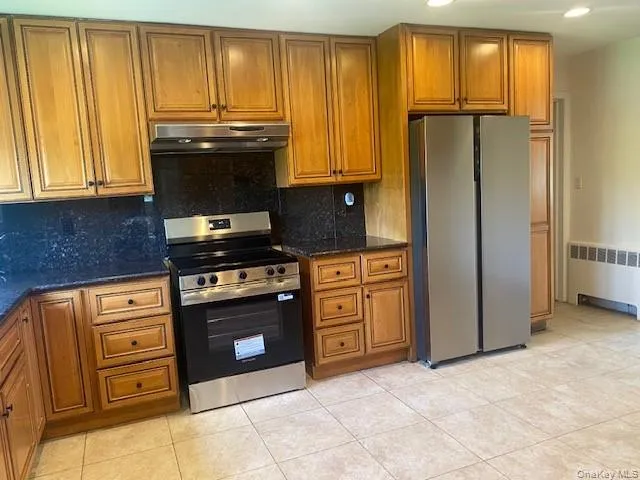 27 Martin Court, North Hempstead, NY, 3 Bedrooms Bedrooms, 7 Rooms Rooms,3 BathroomsBathrooms,Residential Lease,For Rent,Martin,0,1004387 27 Martin Court, North Hempstead, NY, 3 Bedrooms Bedrooms, 7 Rooms Rooms,3 BathroomsBathrooms,Residential Lease,For Rent,Martin,0,1004387