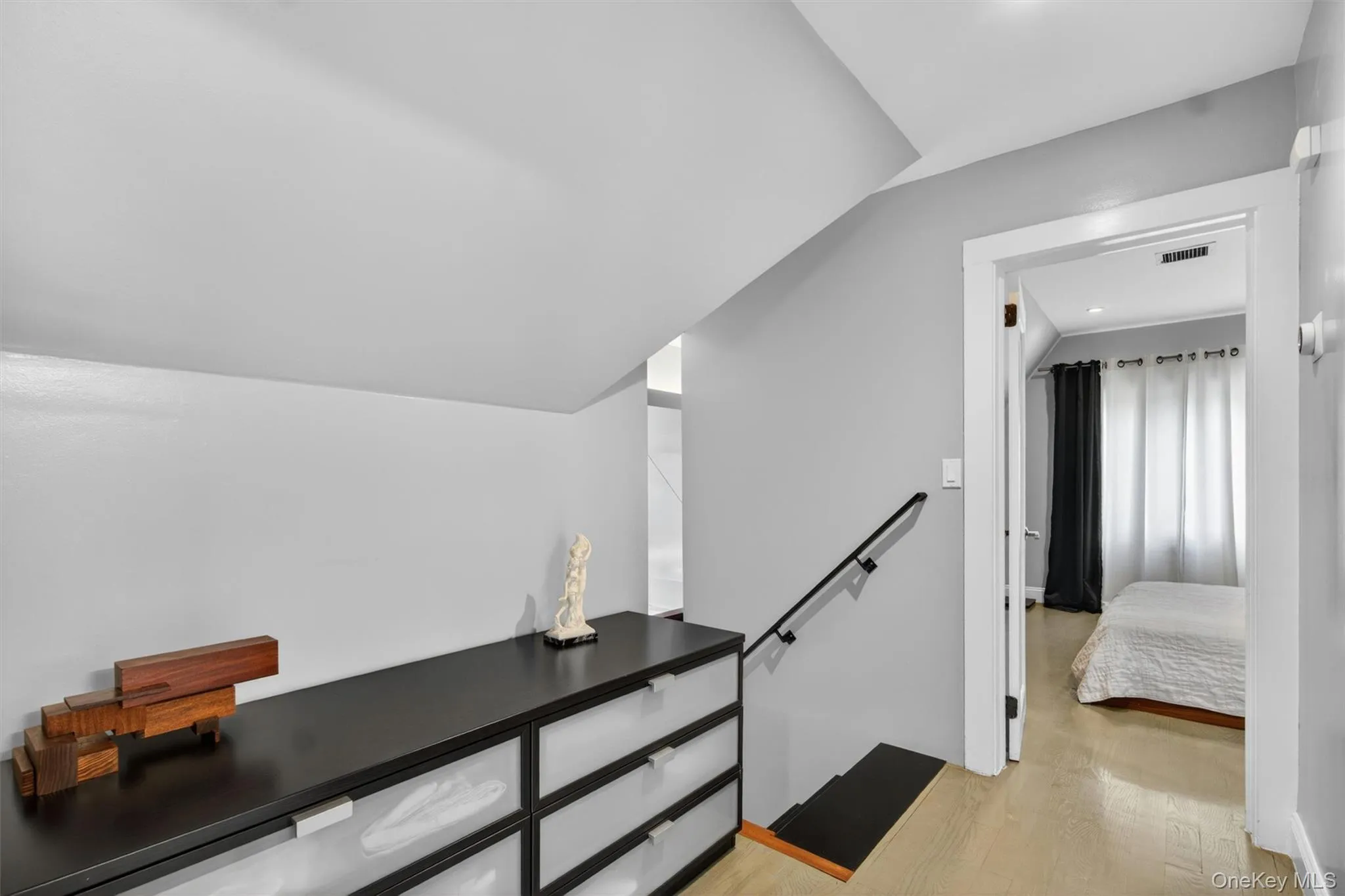 6 Judson Avenue, Greenburgh, NY, 3 Bedrooms Bedrooms, 8 Rooms Rooms,3 BathroomsBathrooms,Residential,For Rent,Judson,0,1004395 6 Judson Avenue, Greenburgh, NY, 3 Bedrooms Bedrooms, 8 Rooms Rooms,3 BathroomsBathrooms,Residential,For Rent,Judson,0,1004395