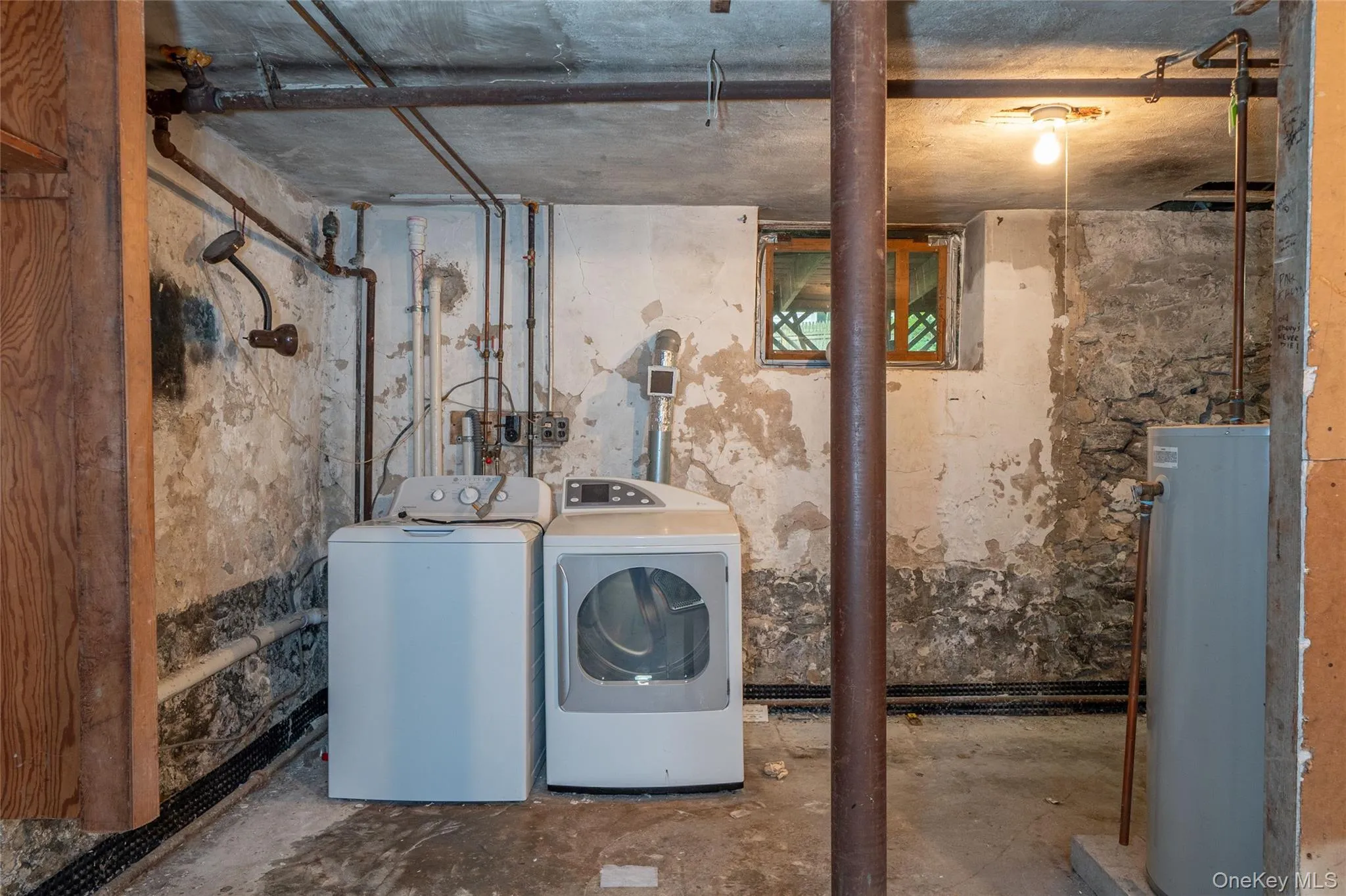 Unfinished Walkout Basement, with Laundry Unfinished Walkout Basement, with Laundry