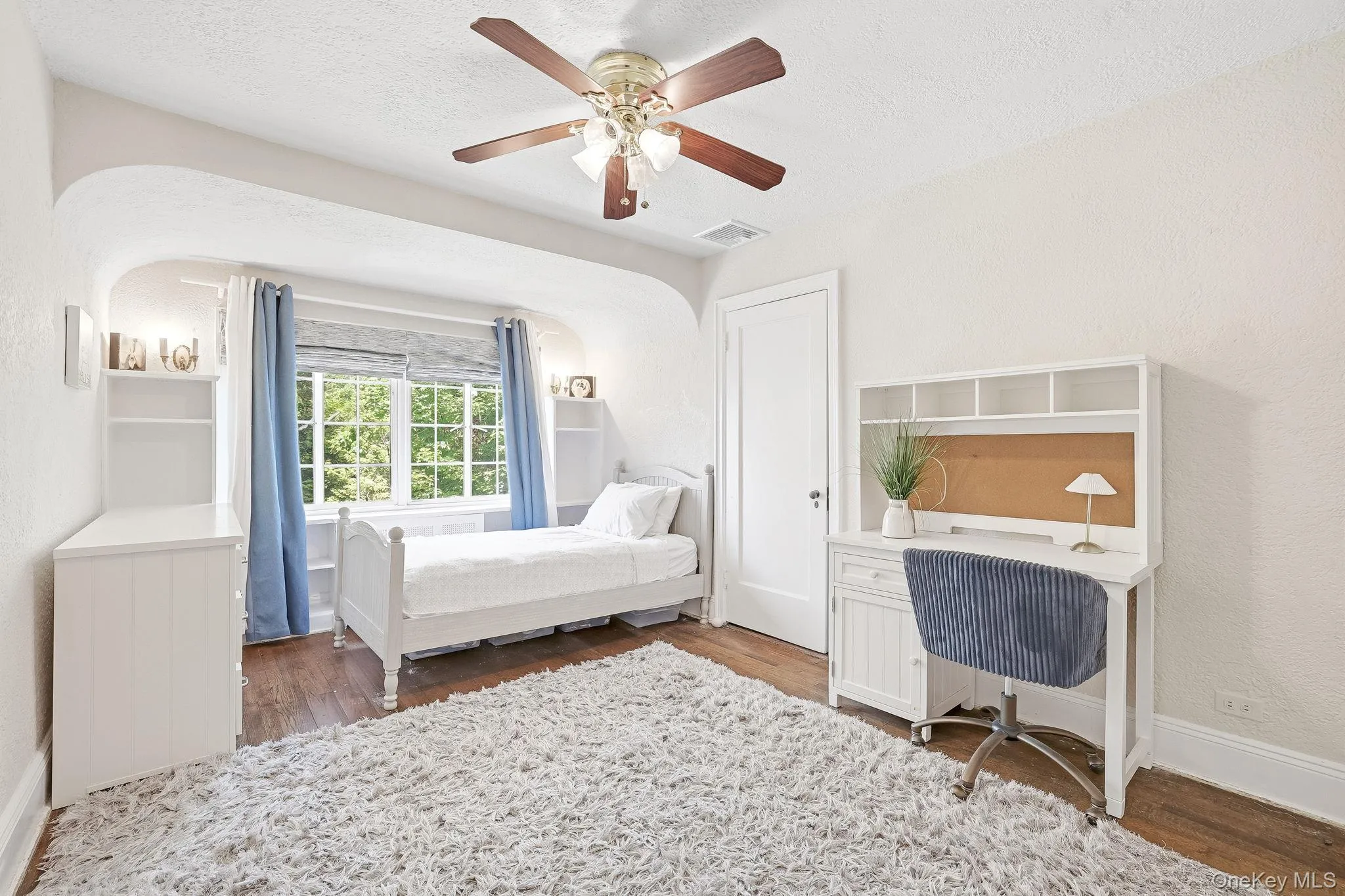 14 Overhill Road, New Rochelle, NY, 8 Bedrooms Bedrooms, 12 Rooms Rooms,4 BathroomsBathrooms,Residential,For Rent,Overhill,0,1004405 14 Overhill Road, New Rochelle, NY, 8 Bedrooms Bedrooms, 12 Rooms Rooms,4 BathroomsBathrooms,Residential,For Rent,Overhill,0,1004405