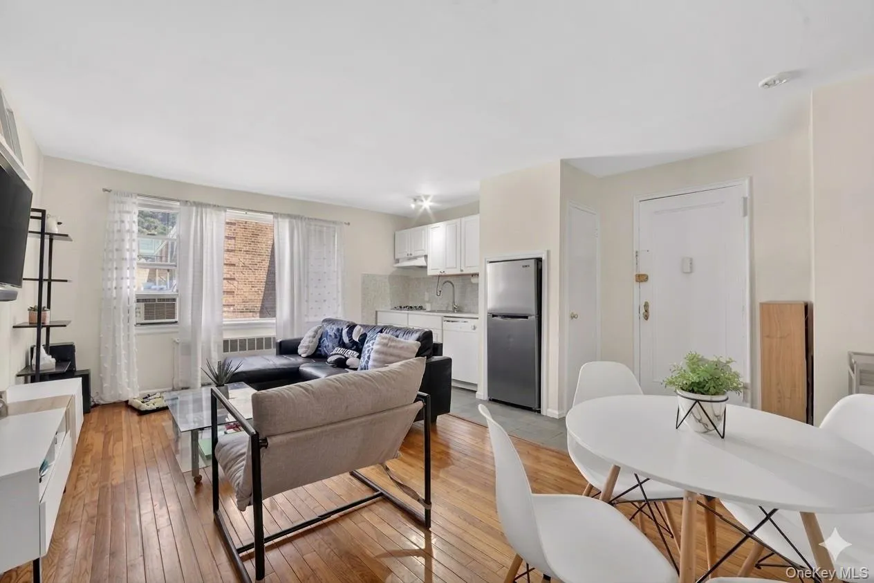 205 Post Road, White Plains, NY, 1 Bedroom Bedrooms, 2 Rooms Rooms,1 BathroomBathrooms,Residential,For Rent,Post,0,1004406 205 Post Road, White Plains, NY, 1 Bedroom Bedrooms, 2 Rooms Rooms,1 BathroomBathrooms,Residential,For Rent,Post,0,1004406