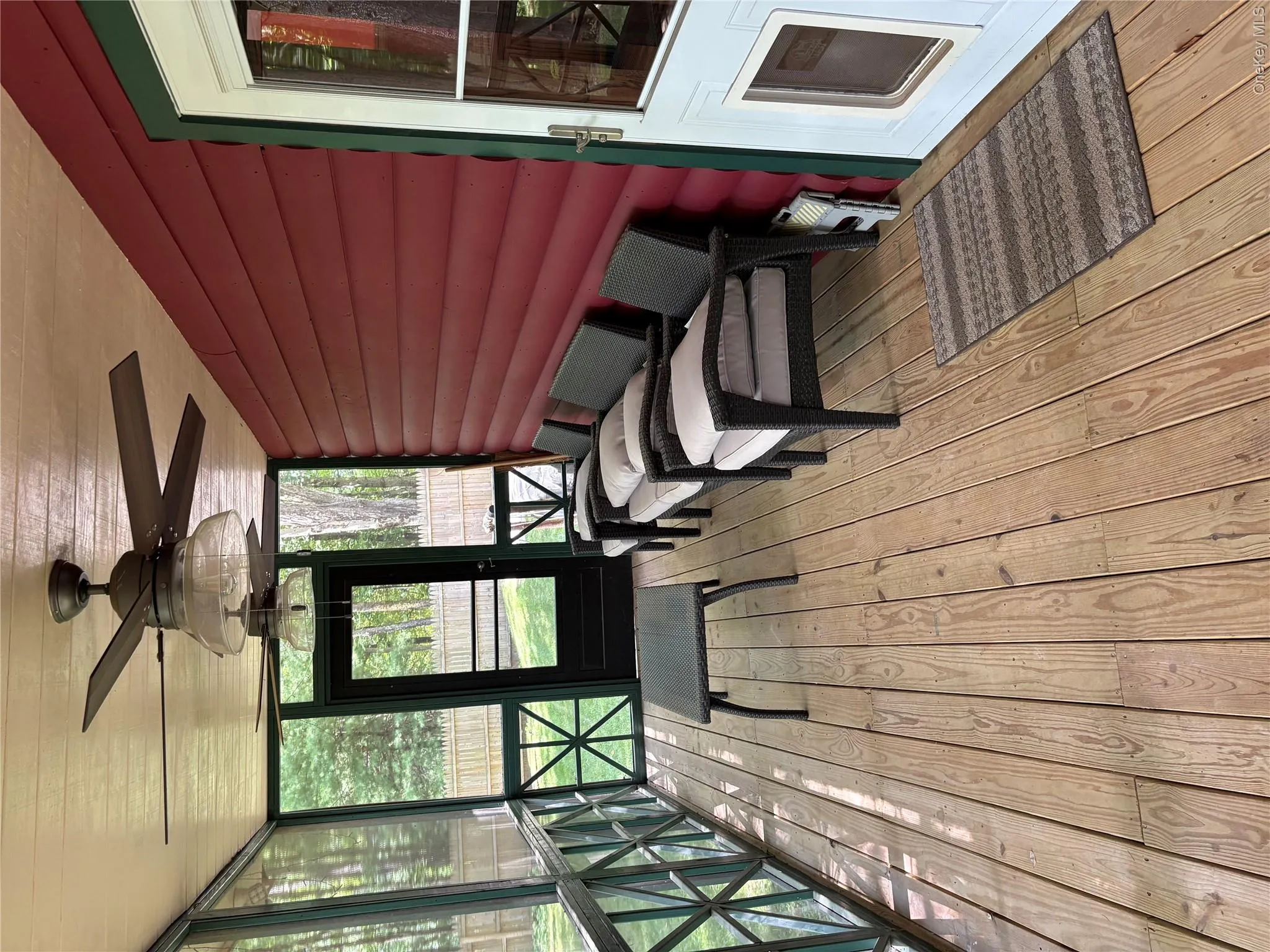 Lovely screened porch Lovely screened porch