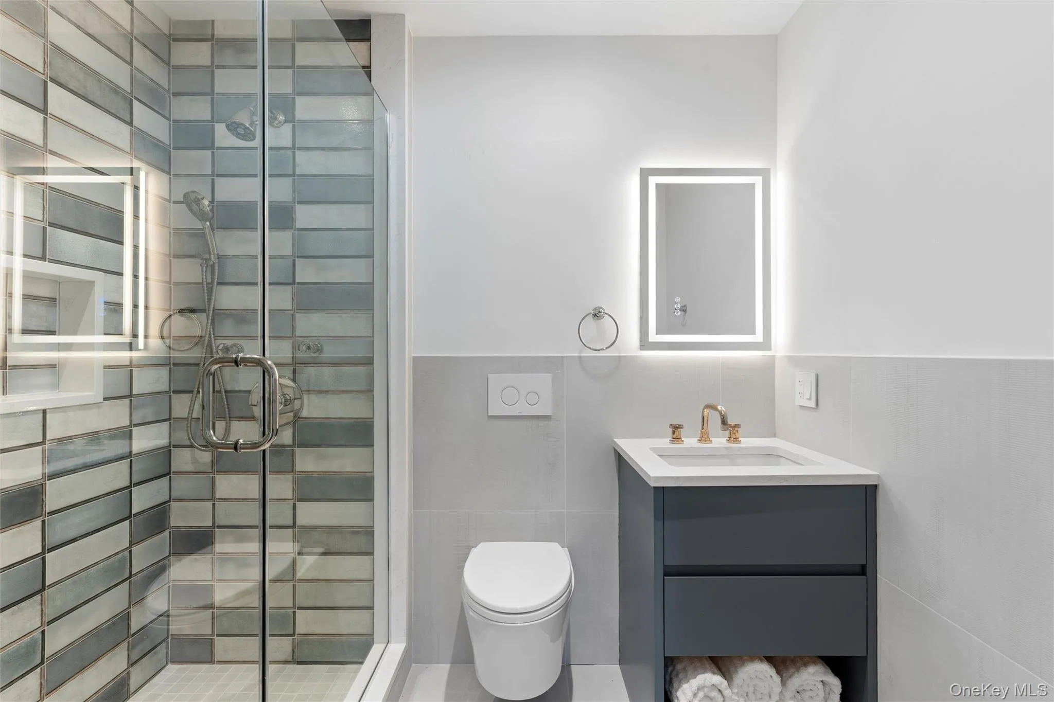 Full main level bathroom Full main level bathroom