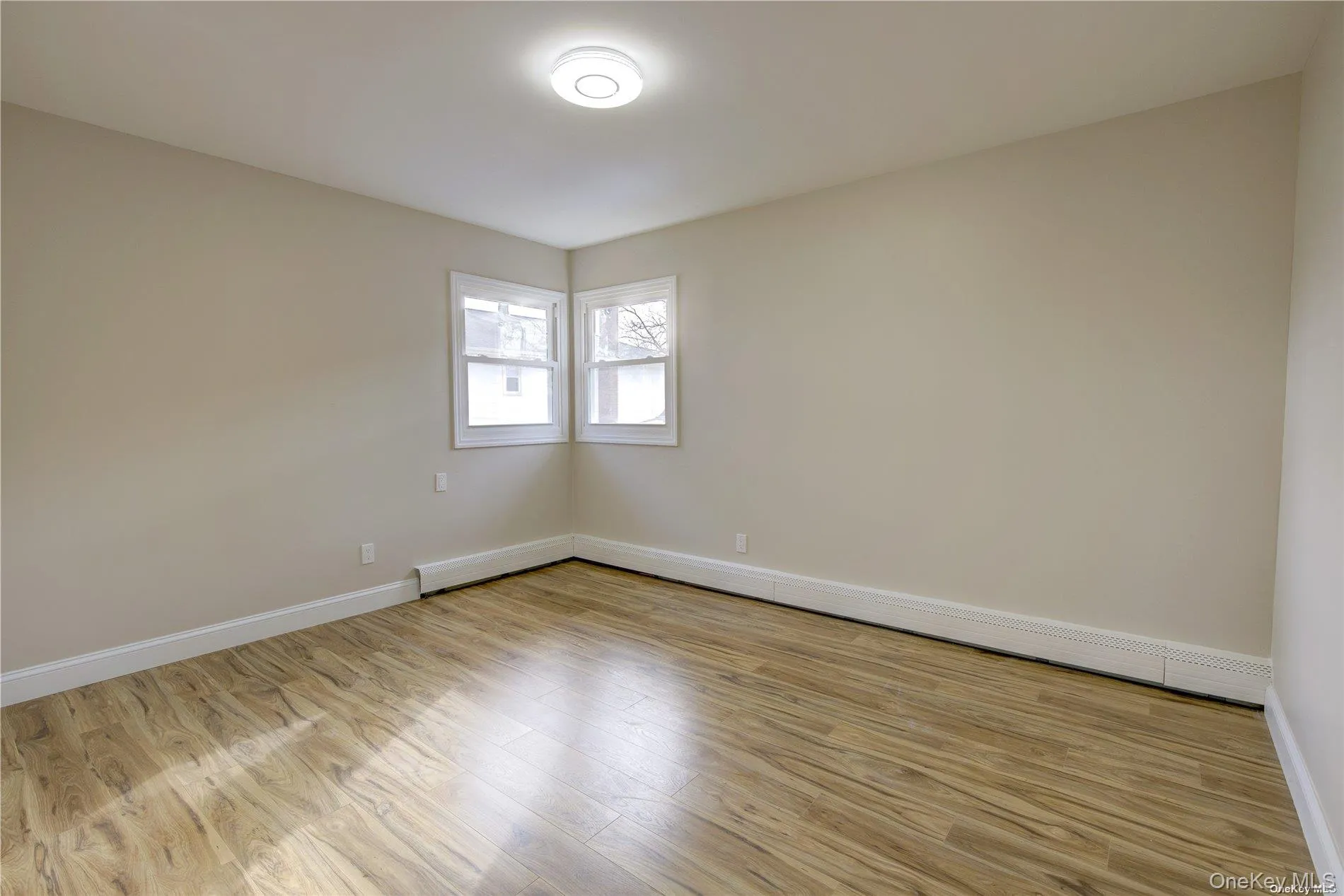 207 Catherine Avenue, Hempstead, NY, 5 Bedrooms Bedrooms, 10 Rooms Rooms,2 BathroomsBathrooms,Residential Lease,For Rent,Catherine,0,1004418 207 Catherine Avenue, Hempstead, NY, 5 Bedrooms Bedrooms, 10 Rooms Rooms,2 BathroomsBathrooms,Residential Lease,For Rent,Catherine,0,1004418