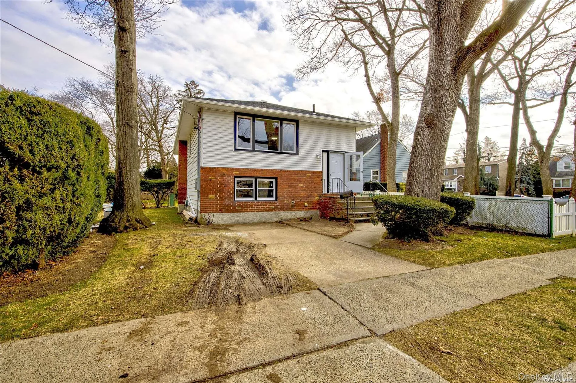 207 Catherine Avenue, Hempstead, NY, 5 Bedrooms Bedrooms, 10 Rooms Rooms,2 BathroomsBathrooms,Residential Lease,For Rent,Catherine,0,1004418 207 Catherine Avenue, Hempstead, NY, 5 Bedrooms Bedrooms, 10 Rooms Rooms,2 BathroomsBathrooms,Residential Lease,For Rent,Catherine,0,1004418