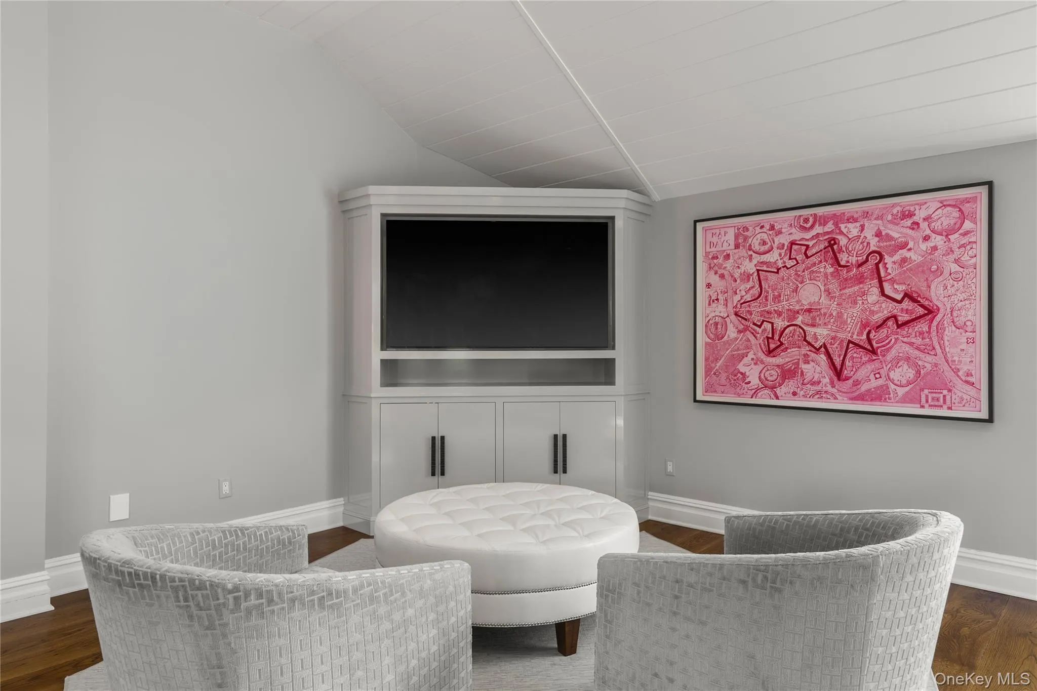 Multiple seating areas that are perfectly fit to scale Multiple seating areas that are perfectly fit to scale
