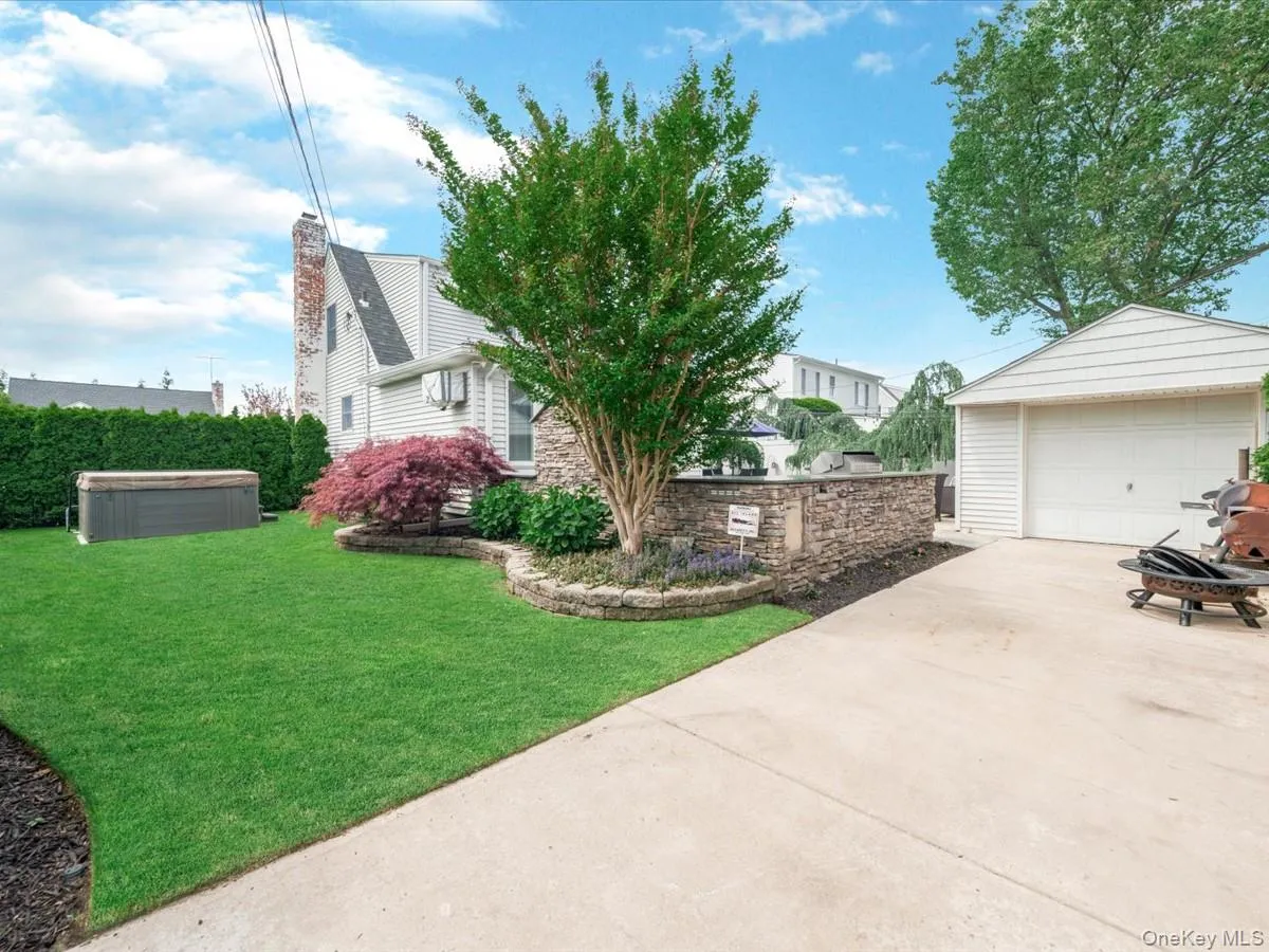 56 Columbine Avenue, Hempstead, NY, 3 Bedrooms Bedrooms, 8 Rooms Rooms,2 BathroomsBathrooms,Residential,For Rent,Columbine,0,1004422 56 Columbine Avenue, Hempstead, NY, 3 Bedrooms Bedrooms, 8 Rooms Rooms,2 BathroomsBathrooms,Residential,For Rent,Columbine,0,1004422