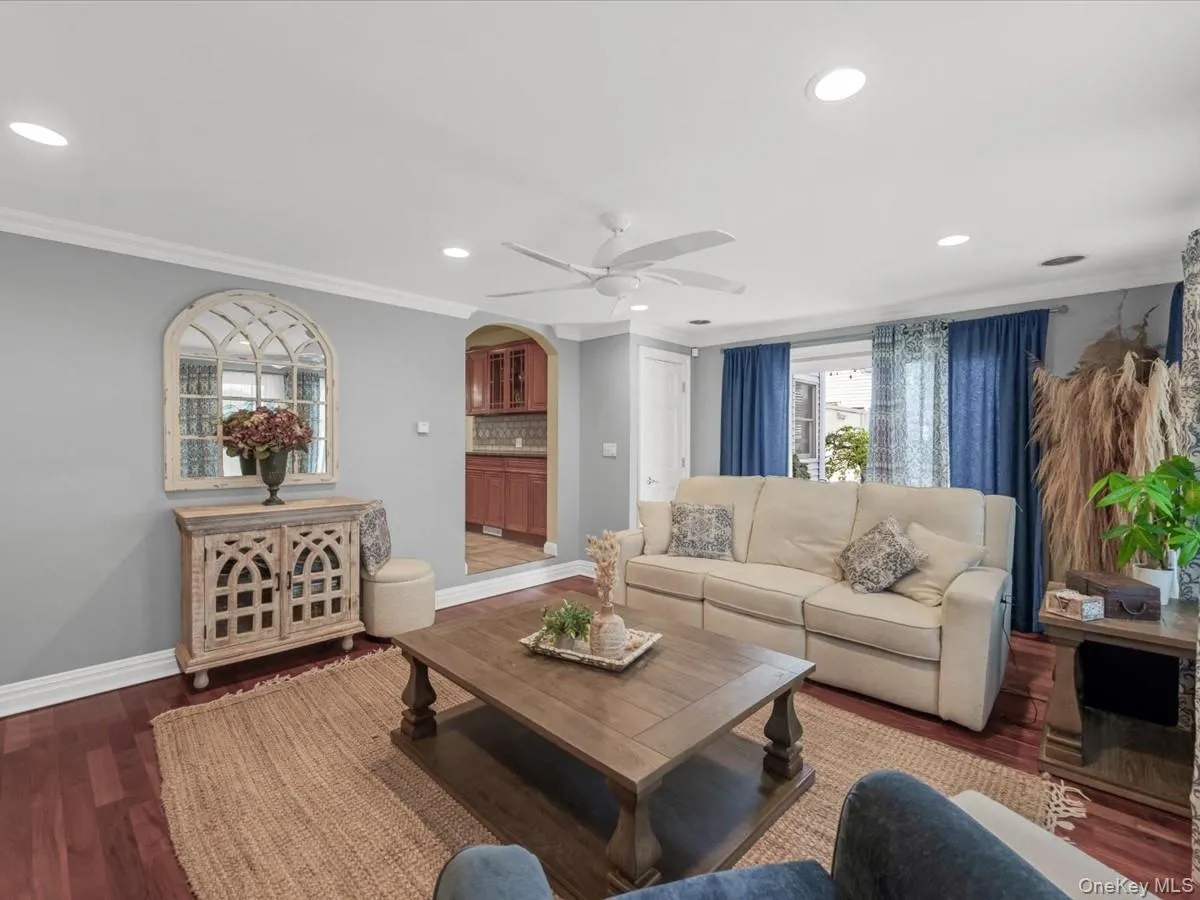 56 Columbine Avenue, Hempstead, NY, 3 Bedrooms Bedrooms, 8 Rooms Rooms,2 BathroomsBathrooms,Residential,For Rent,Columbine,0,1004422 56 Columbine Avenue, Hempstead, NY, 3 Bedrooms Bedrooms, 8 Rooms Rooms,2 BathroomsBathrooms,Residential,For Rent,Columbine,0,1004422