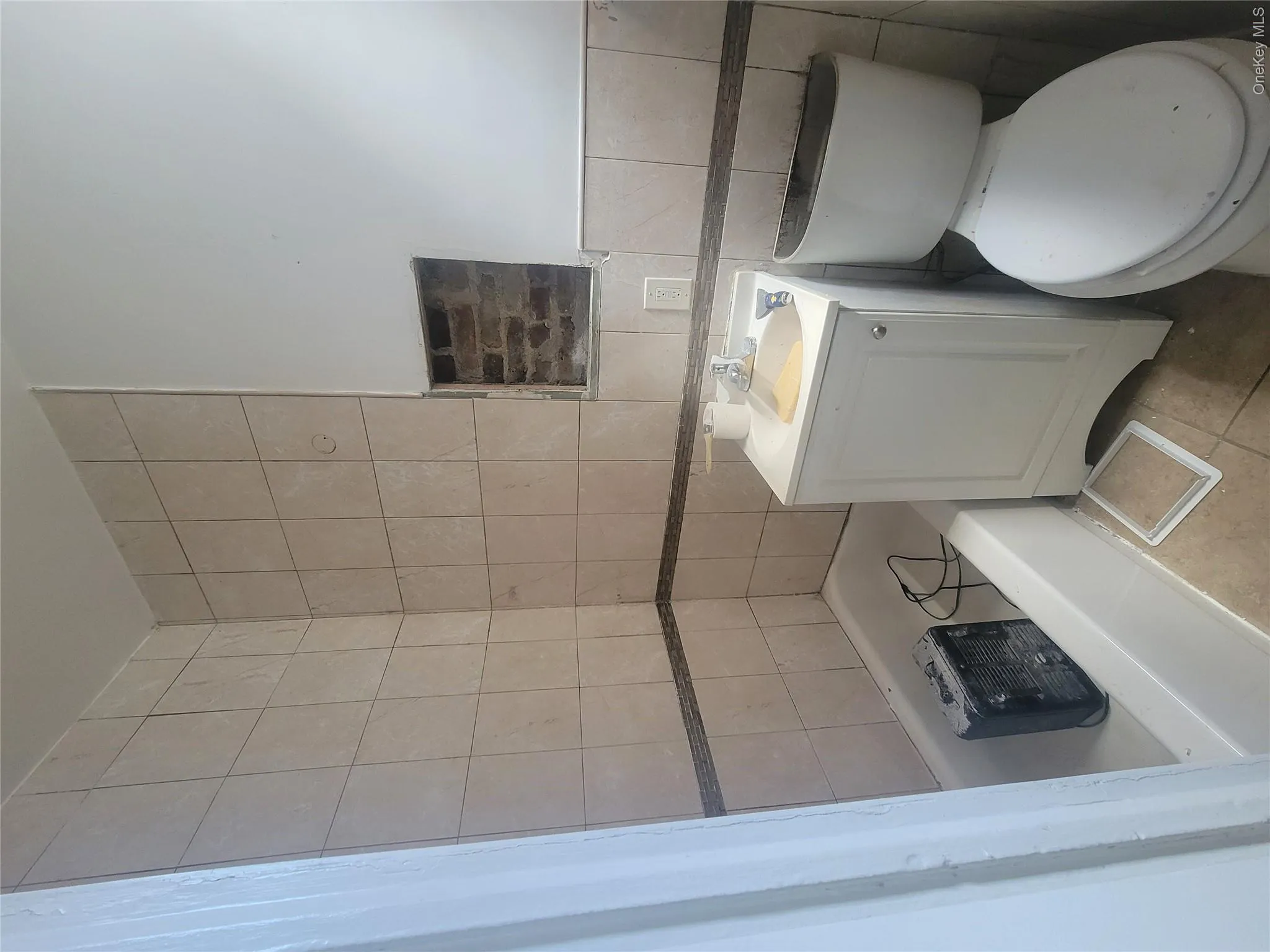3553 Holland Avenue, New York, NY, 4 Bedrooms Bedrooms, 7 Rooms Rooms,1 BathroomBathrooms,Residential Lease,For Rent,Holland Avenue,0,1004435 3553 Holland Avenue, New York, NY, 4 Bedrooms Bedrooms, 7 Rooms Rooms,1 BathroomBathrooms,Residential Lease,For Rent,Holland Avenue,0,1004435