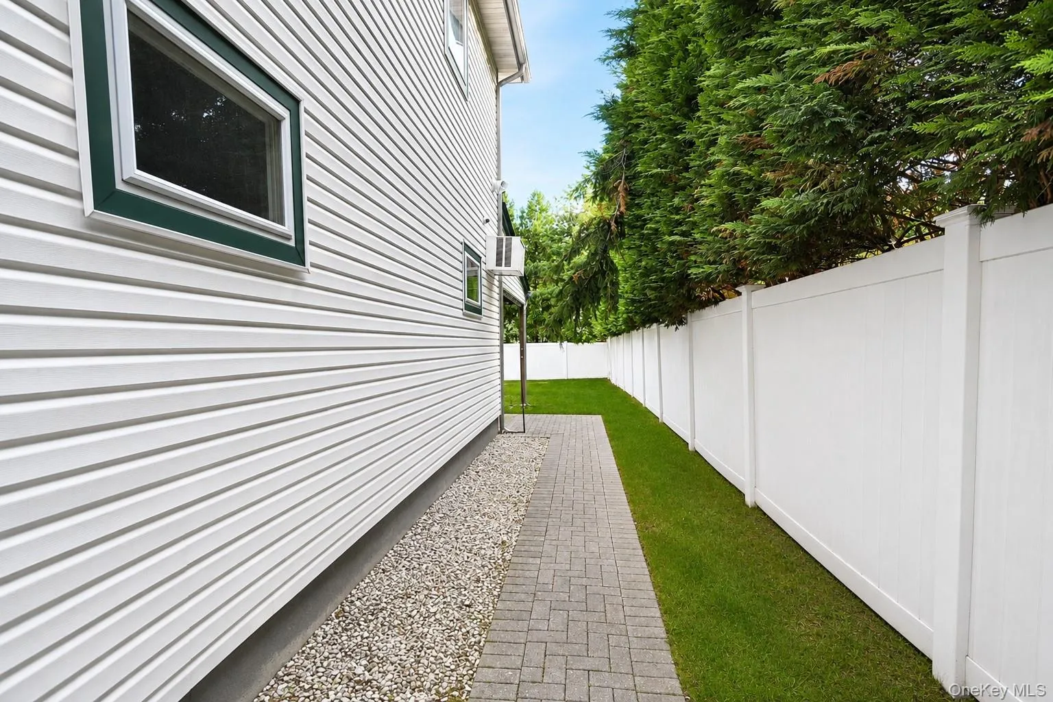 525 Greene Avenue, Babylon, NY, 3 Bedrooms Bedrooms, 7 Rooms Rooms,2 BathroomsBathrooms,Residential,For Rent,Greene,0,1004443 525 Greene Avenue, Babylon, NY, 3 Bedrooms Bedrooms, 7 Rooms Rooms,2 BathroomsBathrooms,Residential,For Rent,Greene,0,1004443