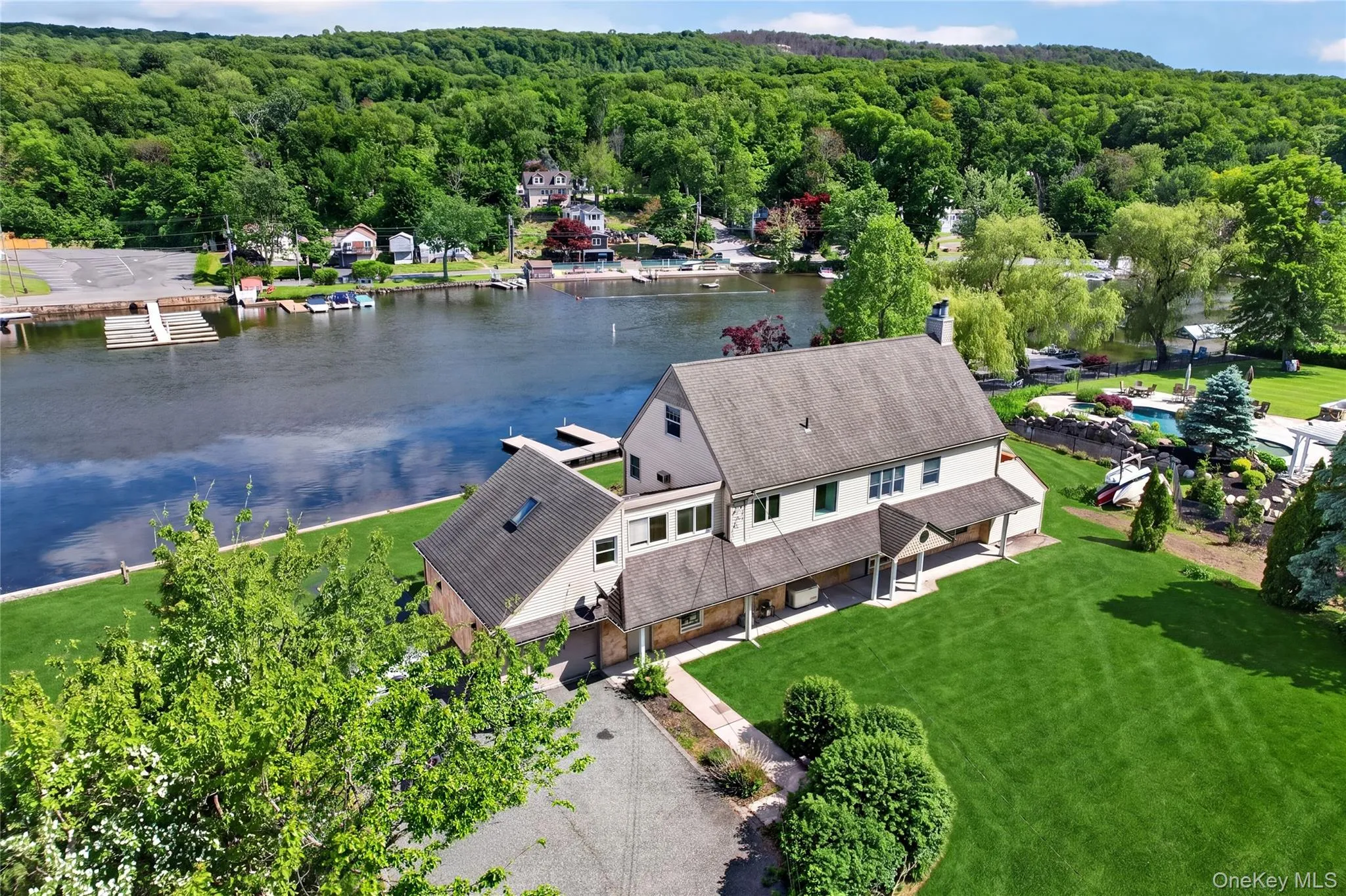 2 Grove Avenue, Warwick (town), NY, 5 Bedrooms Bedrooms, 8 Rooms Rooms,2 BathroomsBathrooms,Residential,For Rent,Grove,0,1004446 2 Grove Avenue, Warwick (town), NY, 5 Bedrooms Bedrooms, 8 Rooms Rooms,2 BathroomsBathrooms,Residential,For Rent,Grove,0,1004446
