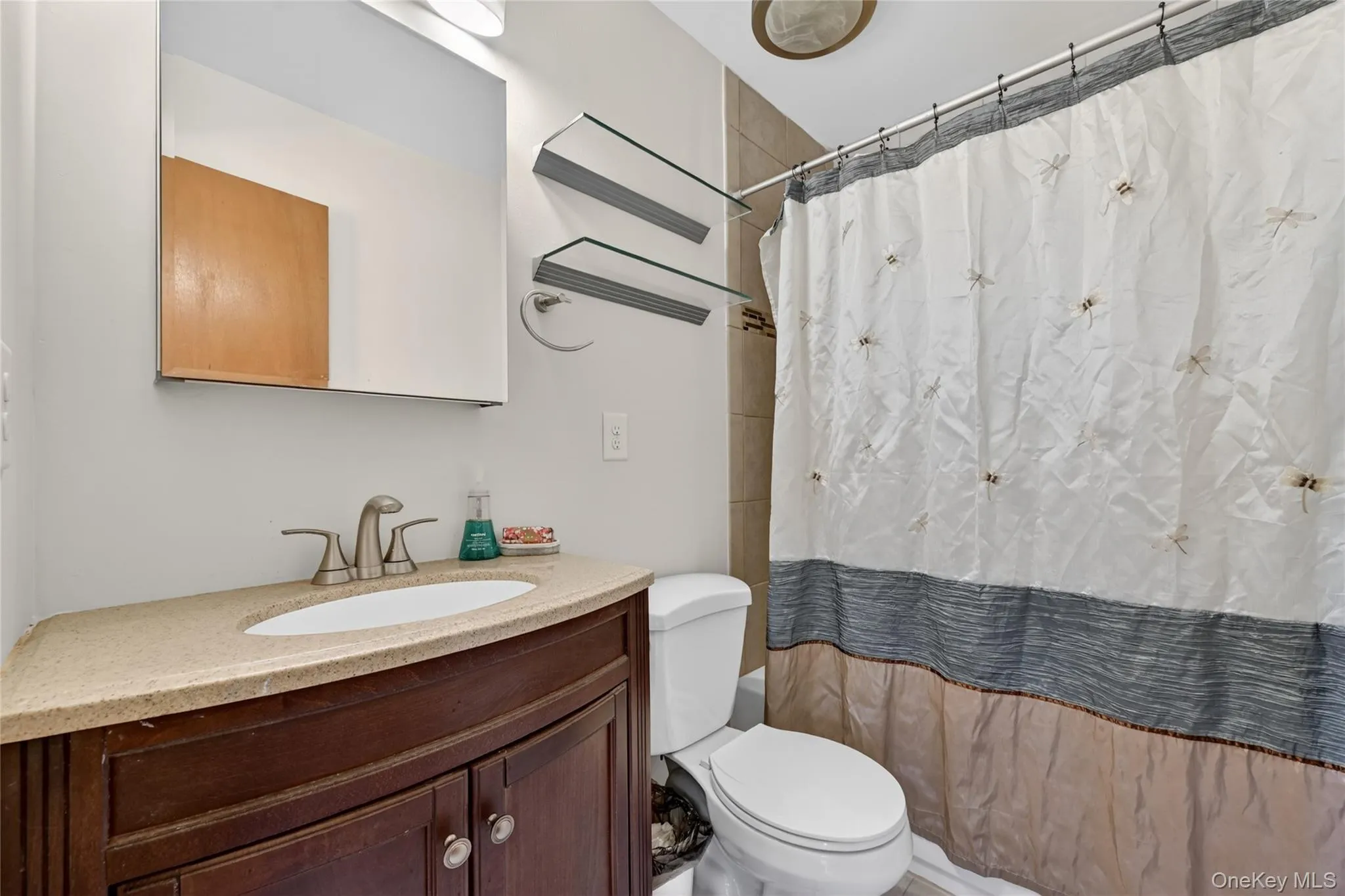 2 Grove Avenue, Warwick (town), NY, 5 Bedrooms Bedrooms, 8 Rooms Rooms,2 BathroomsBathrooms,Residential,For Rent,Grove,0,1004446 2 Grove Avenue, Warwick (town), NY, 5 Bedrooms Bedrooms, 8 Rooms Rooms,2 BathroomsBathrooms,Residential,For Rent,Grove,0,1004446