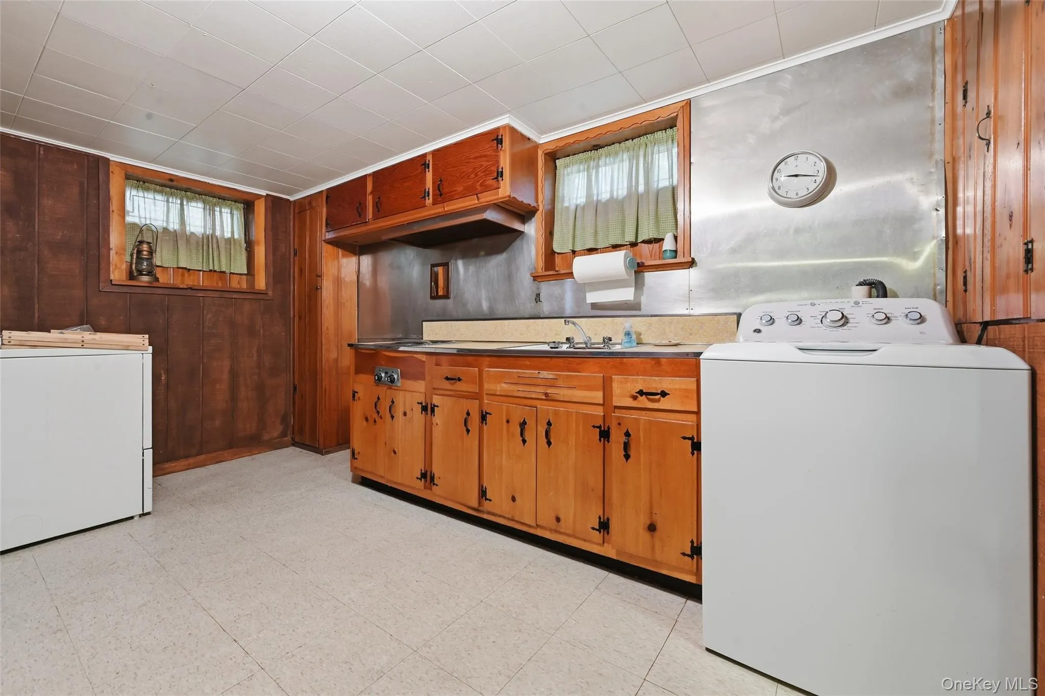 659 Diellen Lane, Hempstead, NY, 4 Bedrooms Bedrooms, 8 Rooms Rooms,2 BathroomsBathrooms,Residential,For Rent,Diellen,0,1004450 659 Diellen Lane, Hempstead, NY, 4 Bedrooms Bedrooms, 8 Rooms Rooms,2 BathroomsBathrooms,Residential,For Rent,Diellen,0,1004450