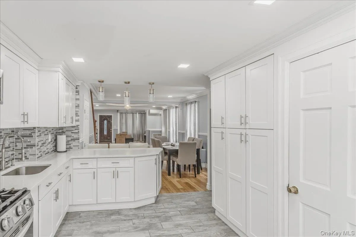 13008 Lefferts Boulevard, New York, NY, 3 Bedrooms Bedrooms, 8 Rooms Rooms,2 BathroomsBathrooms,Residential,For Rent,Lefferts,0,1004454 13008 Lefferts Boulevard, New York, NY, 3 Bedrooms Bedrooms, 8 Rooms Rooms,2 BathroomsBathrooms,Residential,For Rent,Lefferts,0,1004454