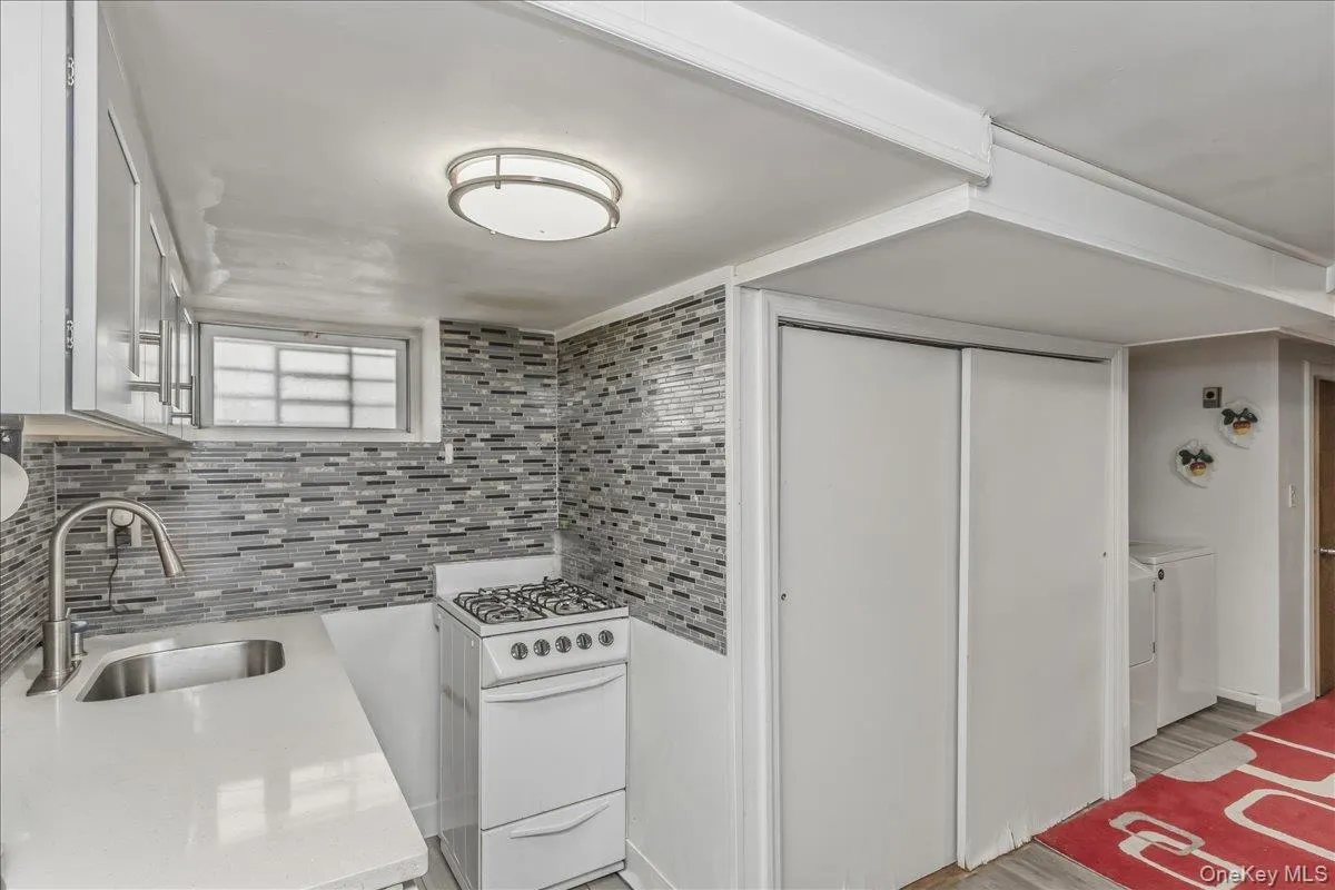13008 Lefferts Boulevard, New York, NY, 3 Bedrooms Bedrooms, 8 Rooms Rooms,2 BathroomsBathrooms,Residential,For Rent,Lefferts,0,1004454 13008 Lefferts Boulevard, New York, NY, 3 Bedrooms Bedrooms, 8 Rooms Rooms,2 BathroomsBathrooms,Residential,For Rent,Lefferts,0,1004454