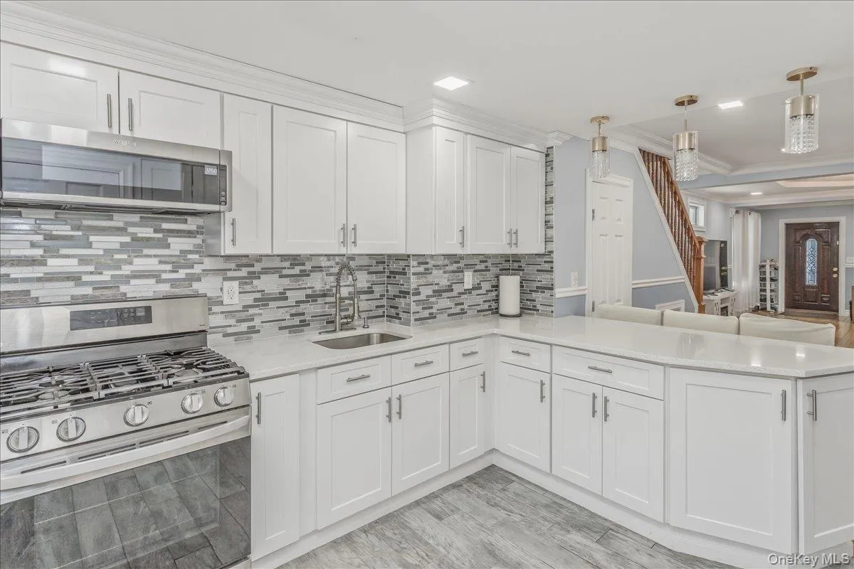 13008 Lefferts Boulevard, New York, NY, 3 Bedrooms Bedrooms, 8 Rooms Rooms,2 BathroomsBathrooms,Residential,For Rent,Lefferts,0,1004454 13008 Lefferts Boulevard, New York, NY, 3 Bedrooms Bedrooms, 8 Rooms Rooms,2 BathroomsBathrooms,Residential,For Rent,Lefferts,0,1004454