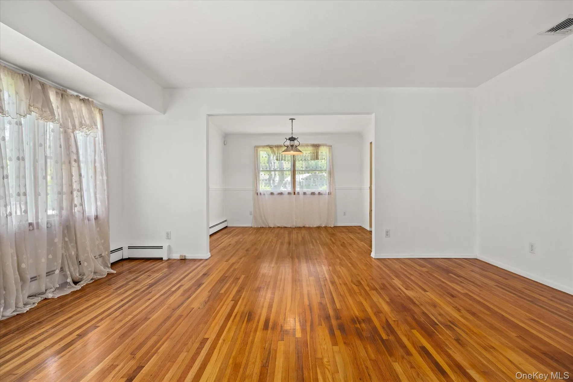 15 Quist Lane, Smithtown, NY, 3 Bedrooms Bedrooms, 9 Rooms Rooms,2 BathroomsBathrooms,Residential,For Rent,Quist,0,1004461 15 Quist Lane, Smithtown, NY, 3 Bedrooms Bedrooms, 9 Rooms Rooms,2 BathroomsBathrooms,Residential,For Rent,Quist,0,1004461
