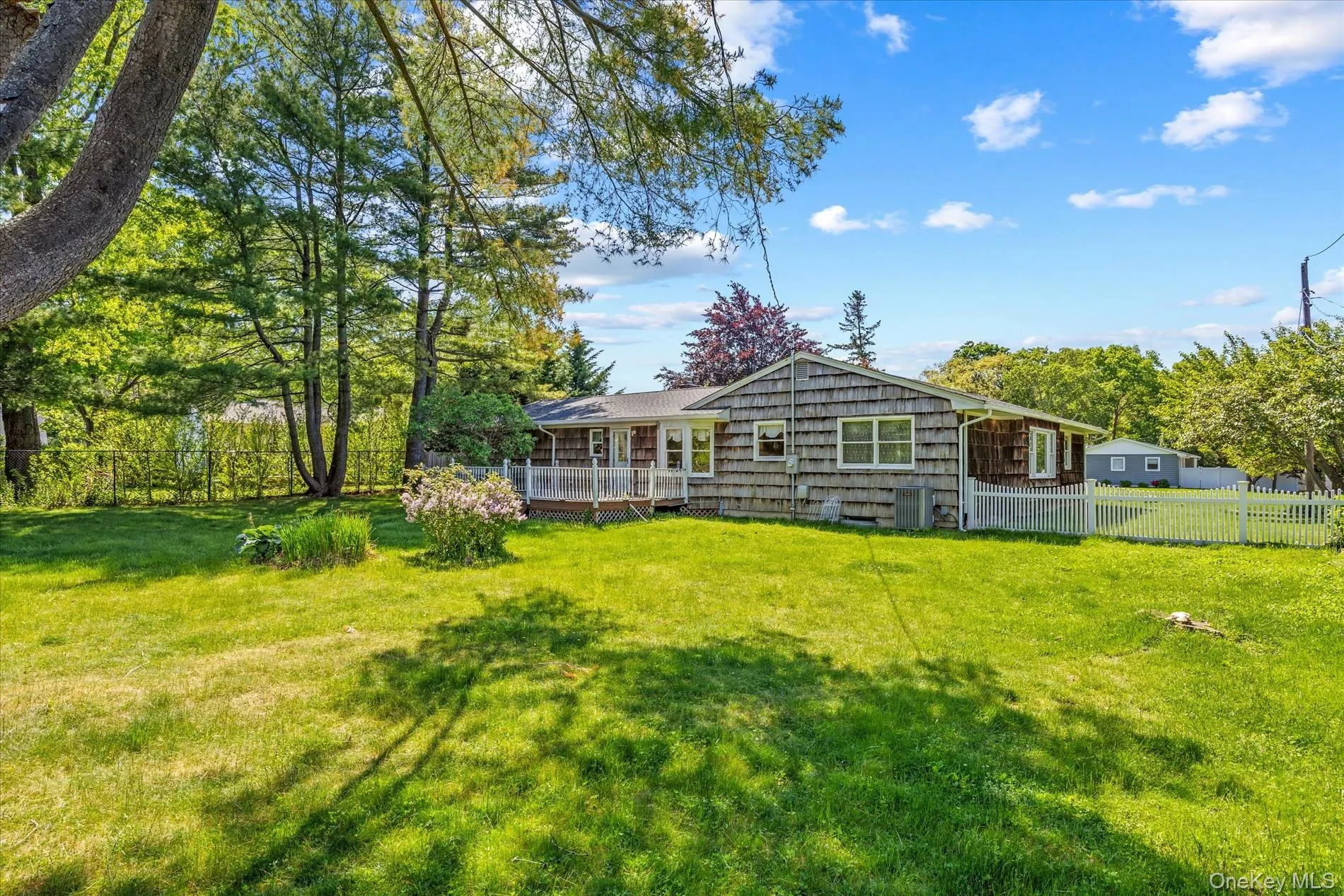 15 Quist Lane, Smithtown, NY, 3 Bedrooms Bedrooms, 9 Rooms Rooms,2 BathroomsBathrooms,Residential,For Rent,Quist,0,1004461 15 Quist Lane, Smithtown, NY, 3 Bedrooms Bedrooms, 9 Rooms Rooms,2 BathroomsBathrooms,Residential,For Rent,Quist,0,1004461