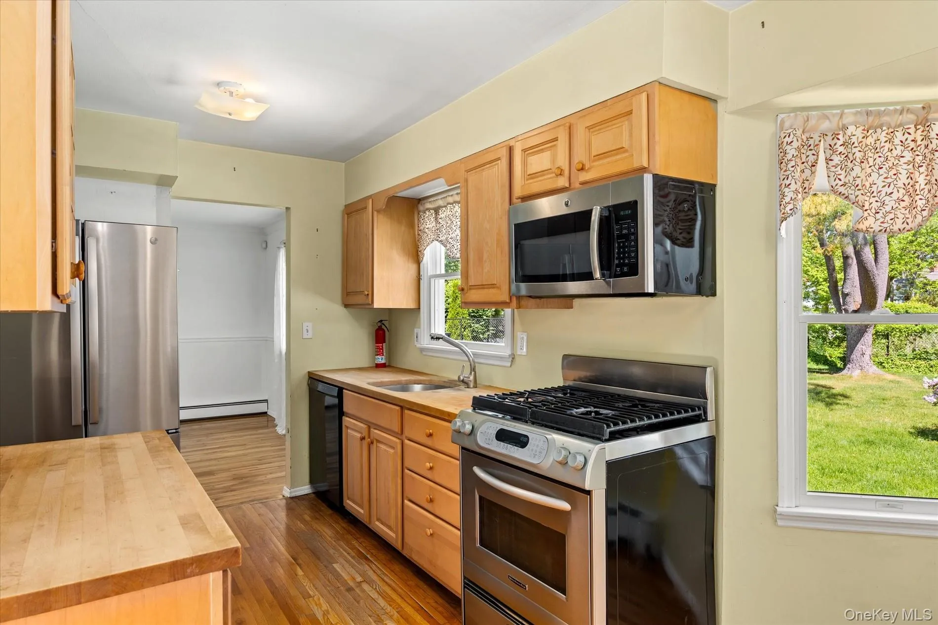 15 Quist Lane, Smithtown, NY, 3 Bedrooms Bedrooms, 9 Rooms Rooms,2 BathroomsBathrooms,Residential,For Rent,Quist,0,1004461 15 Quist Lane, Smithtown, NY, 3 Bedrooms Bedrooms, 9 Rooms Rooms,2 BathroomsBathrooms,Residential,For Rent,Quist,0,1004461