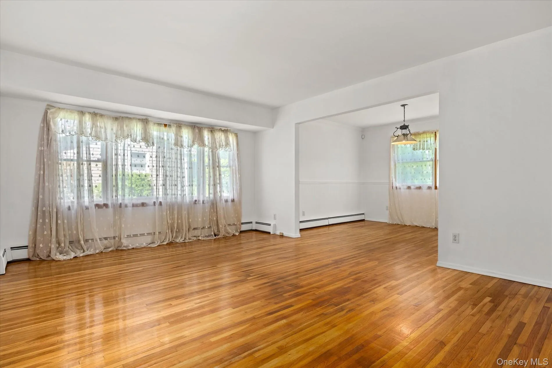 15 Quist Lane, Smithtown, NY, 3 Bedrooms Bedrooms, 9 Rooms Rooms,2 BathroomsBathrooms,Residential,For Rent,Quist,0,1004461 15 Quist Lane, Smithtown, NY, 3 Bedrooms Bedrooms, 9 Rooms Rooms,2 BathroomsBathrooms,Residential,For Rent,Quist,0,1004461