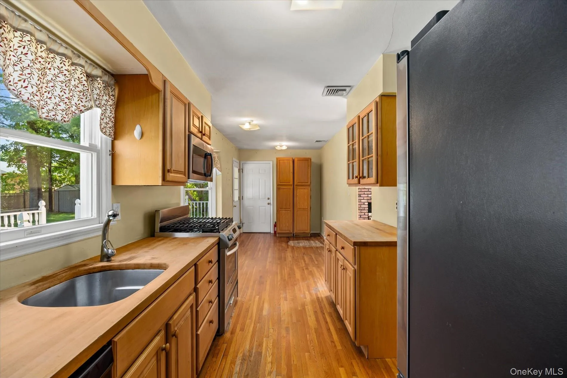 15 Quist Lane, Smithtown, NY, 3 Bedrooms Bedrooms, 9 Rooms Rooms,2 BathroomsBathrooms,Residential,For Rent,Quist,0,1004461 15 Quist Lane, Smithtown, NY, 3 Bedrooms Bedrooms, 9 Rooms Rooms,2 BathroomsBathrooms,Residential,For Rent,Quist,0,1004461