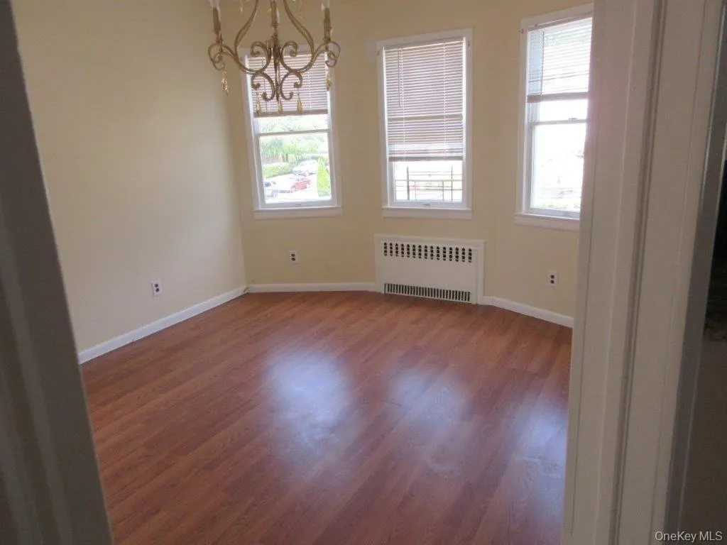 51 Howard Parkway, New Rochelle, NY, 4 Bedrooms Bedrooms, 8 Rooms Rooms,2 BathroomsBathrooms,Residential Lease,For Rent,Howard,0,1004462 51 Howard Parkway, New Rochelle, NY, 4 Bedrooms Bedrooms, 8 Rooms Rooms,2 BathroomsBathrooms,Residential Lease,For Rent,Howard,0,1004462