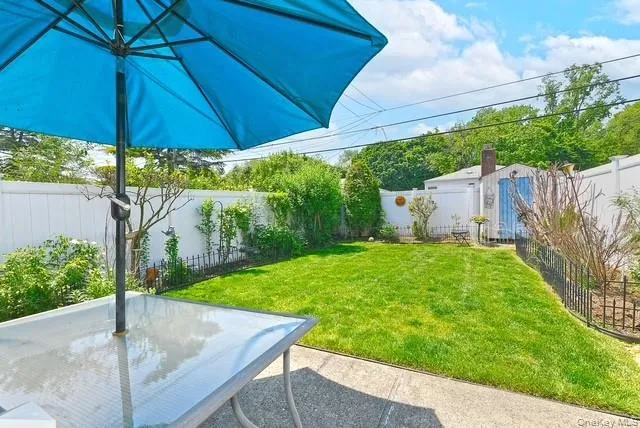 6720 211th Street, New York, NY, 2 Bedrooms Bedrooms, 5 Rooms Rooms,1 BathroomBathrooms,Residential,For Rent,211th,0,1004464 6720 211th Street, New York, NY, 2 Bedrooms Bedrooms, 5 Rooms Rooms,1 BathroomBathrooms,Residential,For Rent,211th,0,1004464