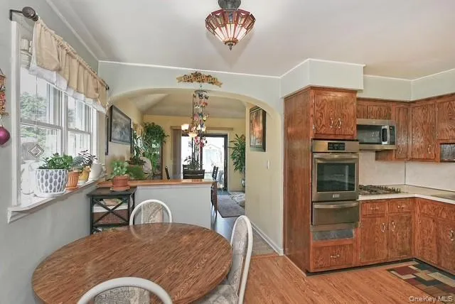 6720 211th Street, New York, NY, 2 Bedrooms Bedrooms, 5 Rooms Rooms,1 BathroomBathrooms,Residential,For Rent,211th,0,1004464 6720 211th Street, New York, NY, 2 Bedrooms Bedrooms, 5 Rooms Rooms,1 BathroomBathrooms,Residential,For Rent,211th,0,1004464