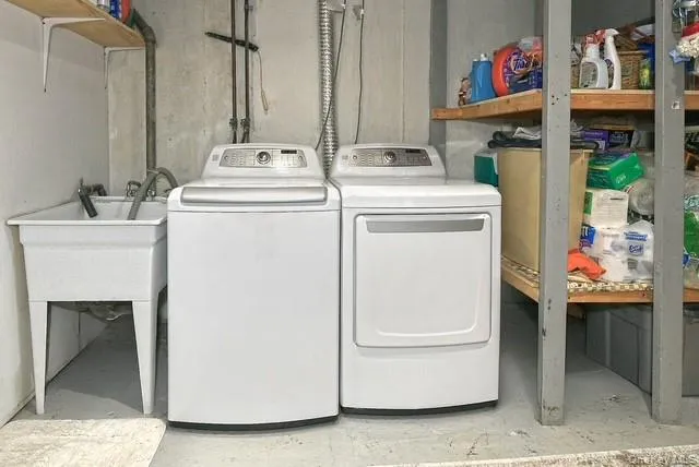 6720 211th Street, New York, NY, 2 Bedrooms Bedrooms, 5 Rooms Rooms,1 BathroomBathrooms,Residential,For Rent,211th,0,1004464 6720 211th Street, New York, NY, 2 Bedrooms Bedrooms, 5 Rooms Rooms,1 BathroomBathrooms,Residential,For Rent,211th,0,1004464