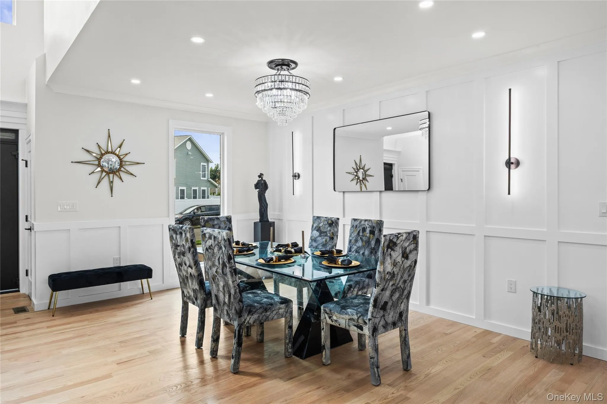 HUGE FORMAL DINING ROOM with custom millwork and lighting HUGE FORMAL DINING ROOM with custom millwork and lighting
