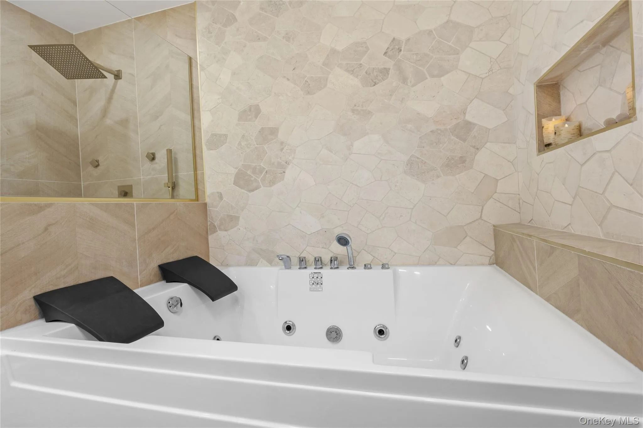 Primary Full Bath with 2 person jacuzzi tub! Primary Full Bath with 2 person jacuzzi tub!