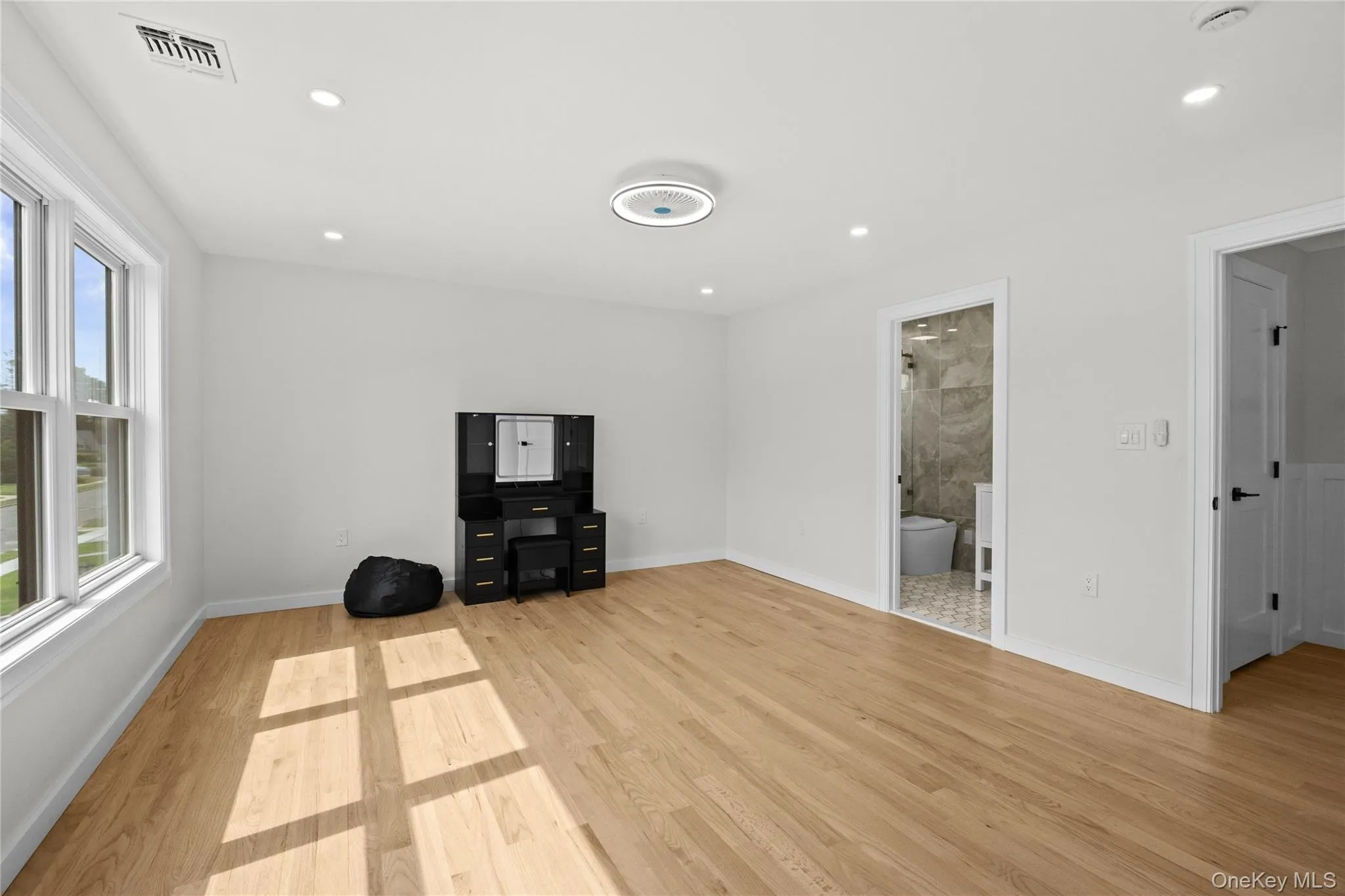 All Bedrooms generously sized! This bedroom has its own Full bath with Jacuzzi AND WIC! All Bedrooms generously sized! This bedroom has its own Full bath with Jacuzzi AND WIC!
