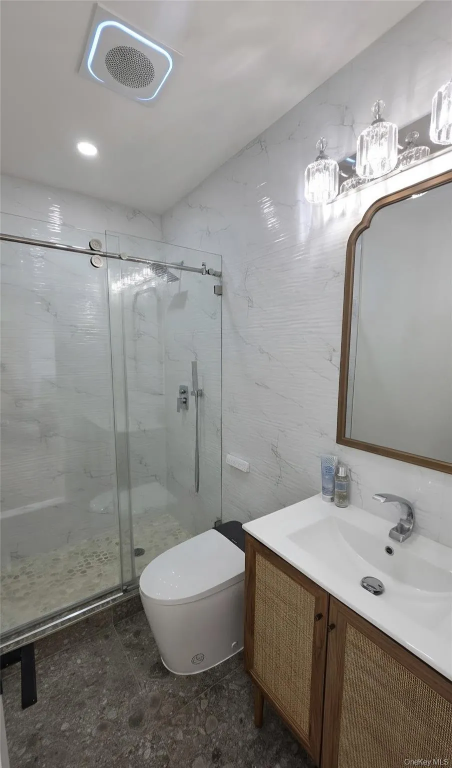 1st Floor Full Bath Junior Primary Bedroom! 1st Floor Full Bath Junior Primary Bedroom!