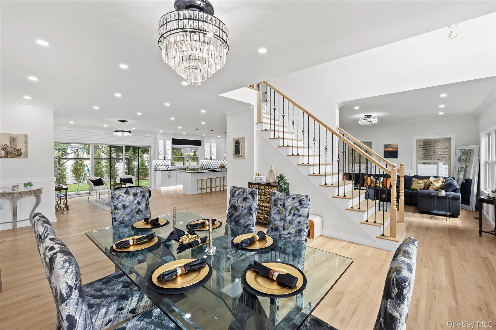 Dedicated Formal Dining Room with Open Concept to entire 1st floor Dedicated Formal Dining Room with Open Concept to entire 1st floor
