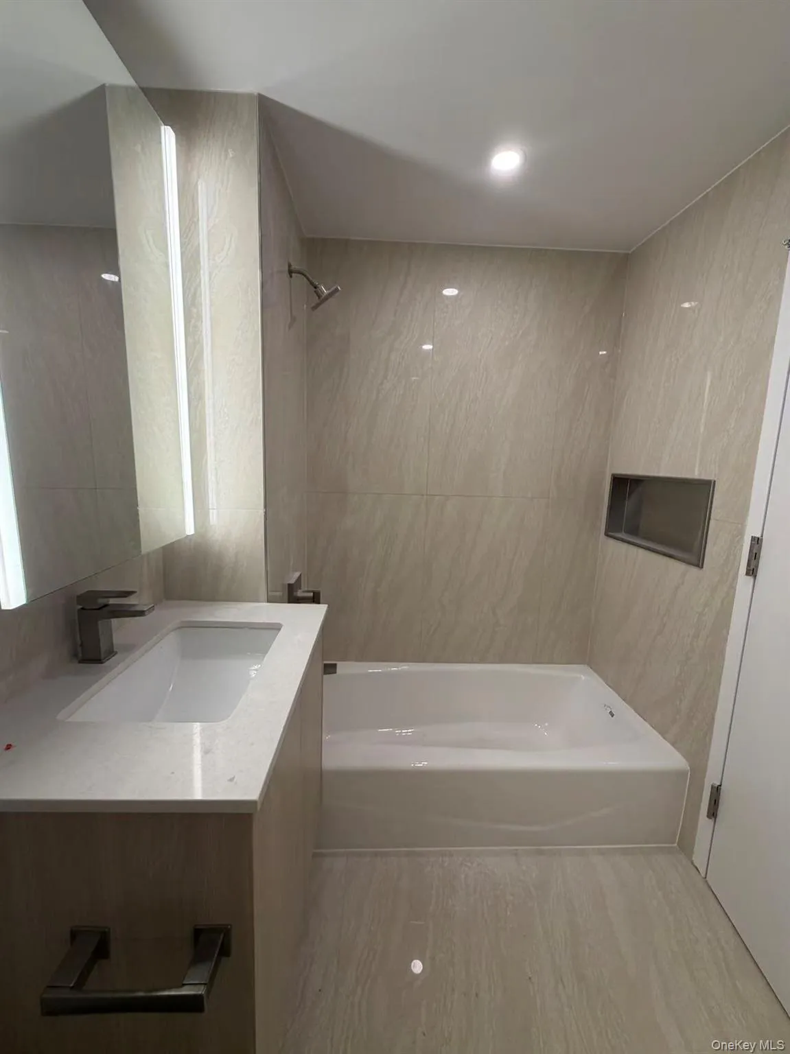 3371 Prince Street, New York, NY, 1 Bedroom Bedrooms, 3 Rooms Rooms,1 BathroomBathrooms,Residential Lease,For Rent,Prince,0,1004471 3371 Prince Street, New York, NY, 1 Bedroom Bedrooms, 3 Rooms Rooms,1 BathroomBathrooms,Residential Lease,For Rent,Prince,0,1004471
