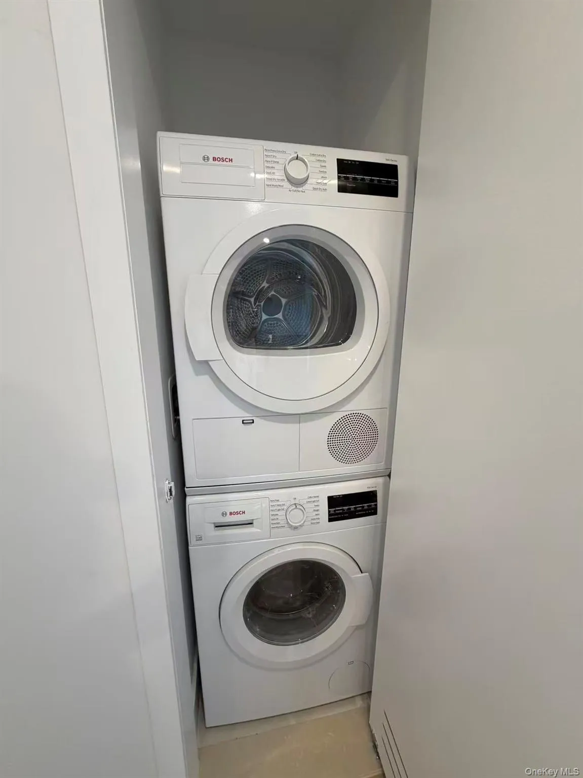 3371 Prince Street, New York, NY, 1 Bedroom Bedrooms, 3 Rooms Rooms,1 BathroomBathrooms,Residential Lease,For Rent,Prince,0,1004471 3371 Prince Street, New York, NY, 1 Bedroom Bedrooms, 3 Rooms Rooms,1 BathroomBathrooms,Residential Lease,For Rent,Prince,0,1004471