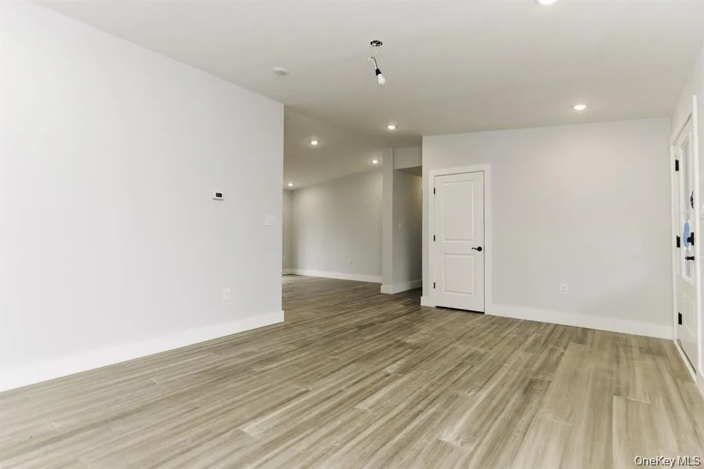 42 Sands Avenue, Ulster, NY, 3 Bedrooms Bedrooms, 9 Rooms Rooms,3 BathroomsBathrooms,Residential,For Rent,Sands,0,1004484 42 Sands Avenue, Ulster, NY, 3 Bedrooms Bedrooms, 9 Rooms Rooms,3 BathroomsBathrooms,Residential,For Rent,Sands,0,1004484