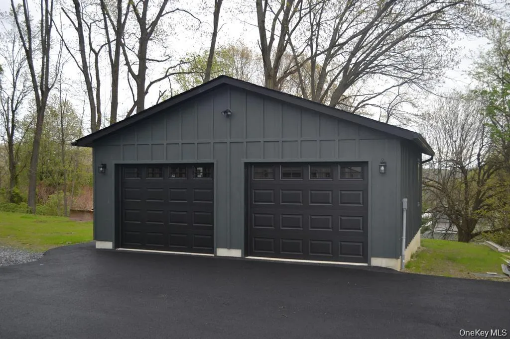 42 Sands Avenue, Ulster, NY, 3 Bedrooms Bedrooms, 9 Rooms Rooms,3 BathroomsBathrooms,Residential,For Rent,Sands,0,1004484 42 Sands Avenue, Ulster, NY, 3 Bedrooms Bedrooms, 9 Rooms Rooms,3 BathroomsBathrooms,Residential,For Rent,Sands,0,1004484