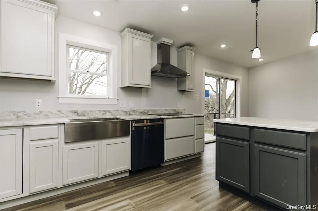 42 Sands Avenue, Ulster, NY, 3 Bedrooms Bedrooms, 9 Rooms Rooms,3 BathroomsBathrooms,Residential,For Rent,Sands,0,1004484 42 Sands Avenue, Ulster, NY, 3 Bedrooms Bedrooms, 9 Rooms Rooms,3 BathroomsBathrooms,Residential,For Rent,Sands,0,1004484