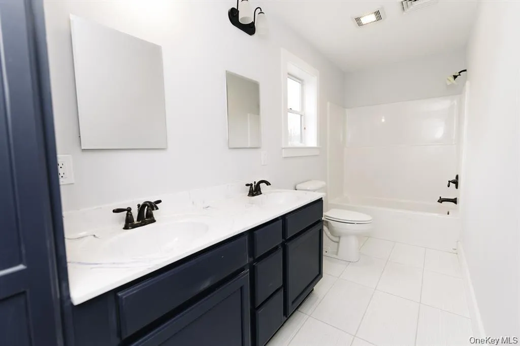 42 Sands Avenue, Ulster, NY, 3 Bedrooms Bedrooms, 9 Rooms Rooms,3 BathroomsBathrooms,Residential,For Rent,Sands,0,1004484 42 Sands Avenue, Ulster, NY, 3 Bedrooms Bedrooms, 9 Rooms Rooms,3 BathroomsBathrooms,Residential,For Rent,Sands,0,1004484