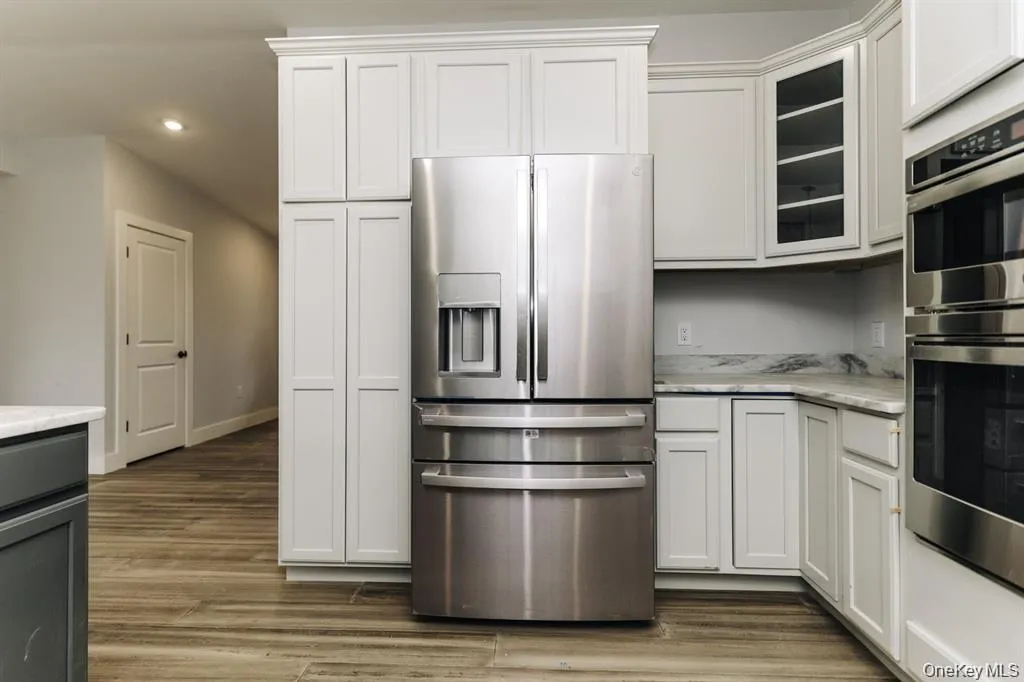 42 Sands Avenue, Ulster, NY, 3 Bedrooms Bedrooms, 9 Rooms Rooms,3 BathroomsBathrooms,Residential,For Rent,Sands,0,1004484 42 Sands Avenue, Ulster, NY, 3 Bedrooms Bedrooms, 9 Rooms Rooms,3 BathroomsBathrooms,Residential,For Rent,Sands,0,1004484