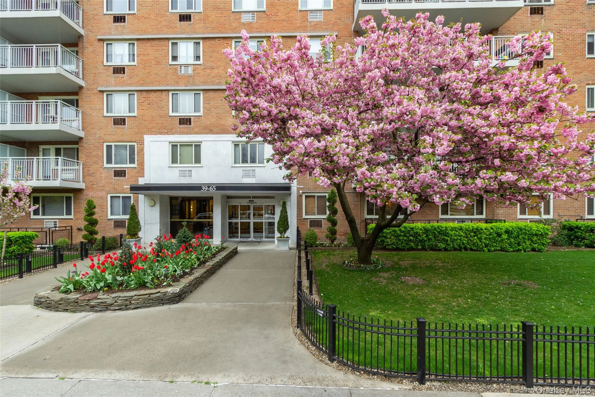 39-65 52nd St, New York, NY, 1 Bedroom Bedrooms, 3 Rooms Rooms,1 BathroomBathrooms,Residential,For Rent,52nd St,0,1004488 39-65 52nd St, New York, NY, 1 Bedroom Bedrooms, 3 Rooms Rooms,1 BathroomBathrooms,Residential,For Rent,52nd St,0,1004488