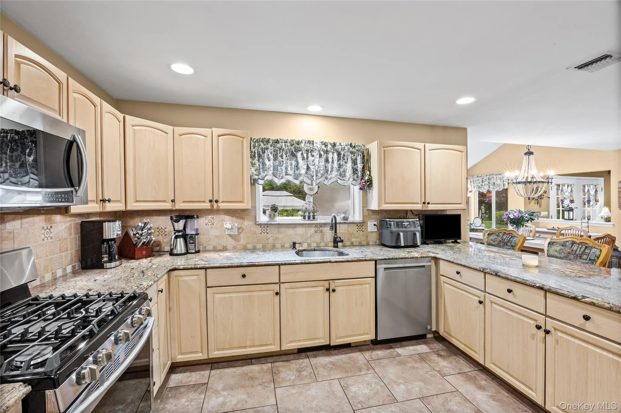 8 Frontier Trail, Brookhaven, NY, 4 Bedrooms Bedrooms, 8 Rooms Rooms,3 BathroomsBathrooms,Residential,For Rent,Frontier,0,1004489 8 Frontier Trail, Brookhaven, NY, 4 Bedrooms Bedrooms, 8 Rooms Rooms,3 BathroomsBathrooms,Residential,For Rent,Frontier,0,1004489