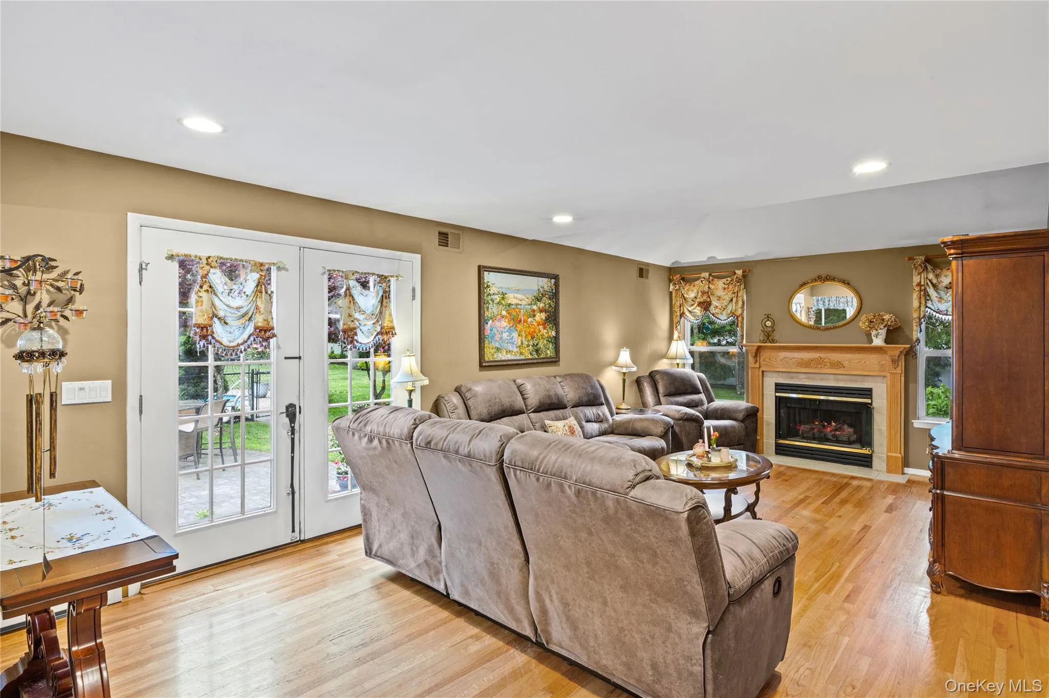 8 Frontier Trail, Brookhaven, NY, 4 Bedrooms Bedrooms, 8 Rooms Rooms,3 BathroomsBathrooms,Residential,For Rent,Frontier,0,1004489 8 Frontier Trail, Brookhaven, NY, 4 Bedrooms Bedrooms, 8 Rooms Rooms,3 BathroomsBathrooms,Residential,For Rent,Frontier,0,1004489