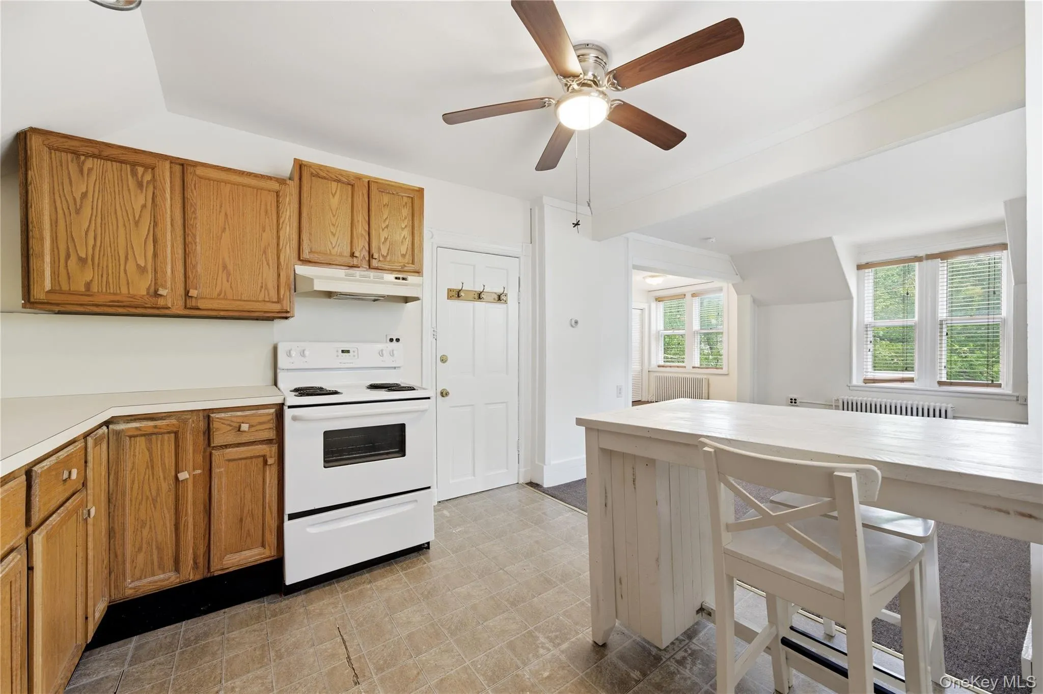 50 Broadway, Babylon, NY, 2 Bedrooms Bedrooms, 4 Rooms Rooms,2 BathroomsBathrooms,Residential Lease,For Rent,Broadway,0,1004493 50 Broadway, Babylon, NY, 2 Bedrooms Bedrooms, 4 Rooms Rooms,2 BathroomsBathrooms,Residential Lease,For Rent,Broadway,0,1004493