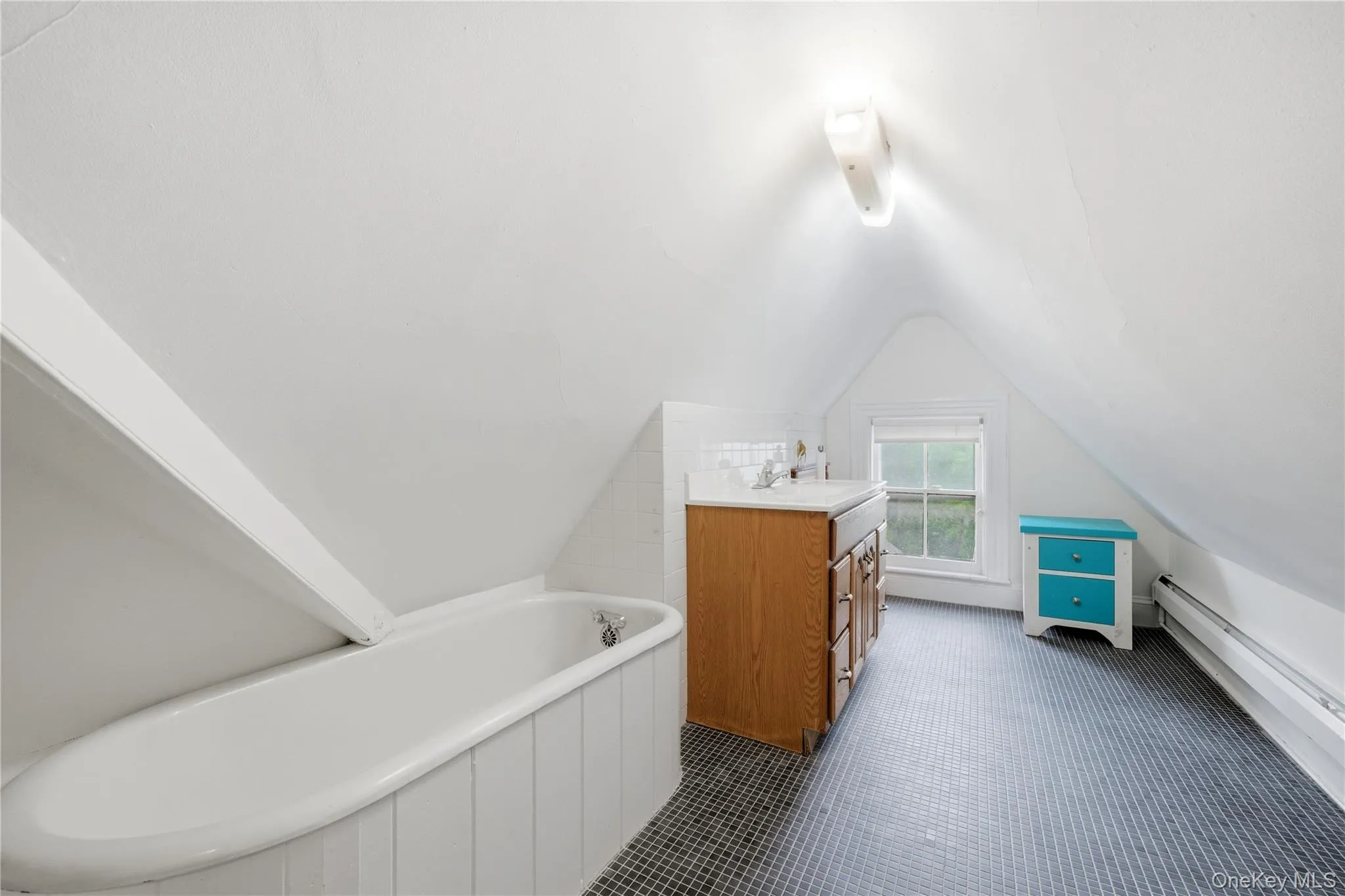 50 Broadway, Babylon, NY, 2 Bedrooms Bedrooms, 4 Rooms Rooms,2 BathroomsBathrooms,Residential Lease,For Rent,Broadway,0,1004493 50 Broadway, Babylon, NY, 2 Bedrooms Bedrooms, 4 Rooms Rooms,2 BathroomsBathrooms,Residential Lease,For Rent,Broadway,0,1004493