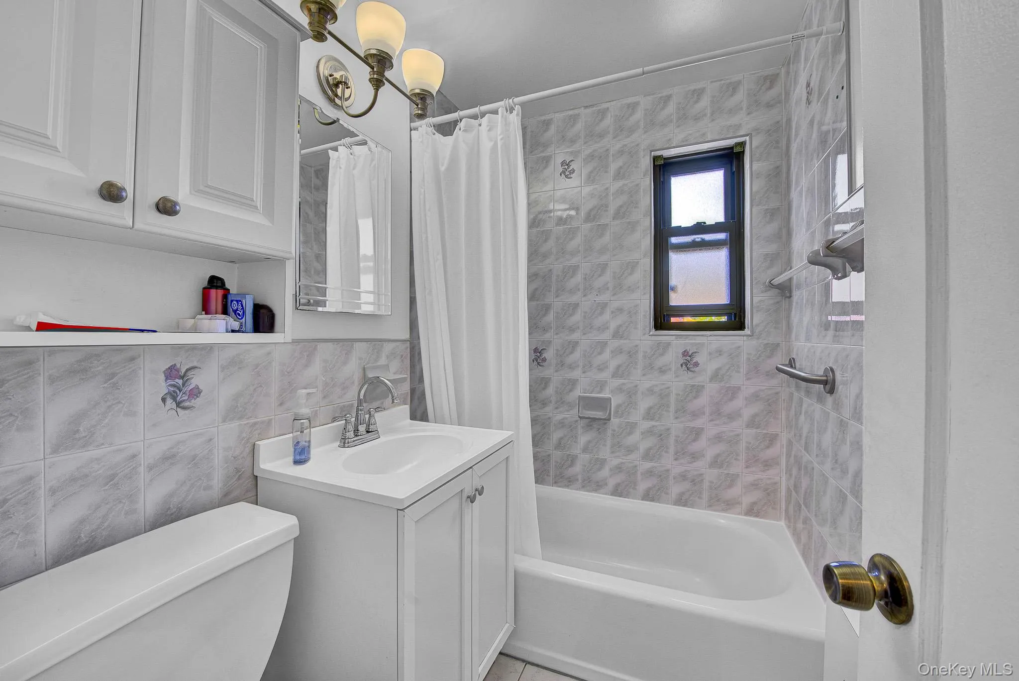 5850 246th Crescent, New York, NY, 2 Bedrooms Bedrooms, 5 Rooms Rooms,1 BathroomBathrooms,Residential,For Rent,246th,0,1004499 5850 246th Crescent, New York, NY, 2 Bedrooms Bedrooms, 5 Rooms Rooms,1 BathroomBathrooms,Residential,For Rent,246th,0,1004499