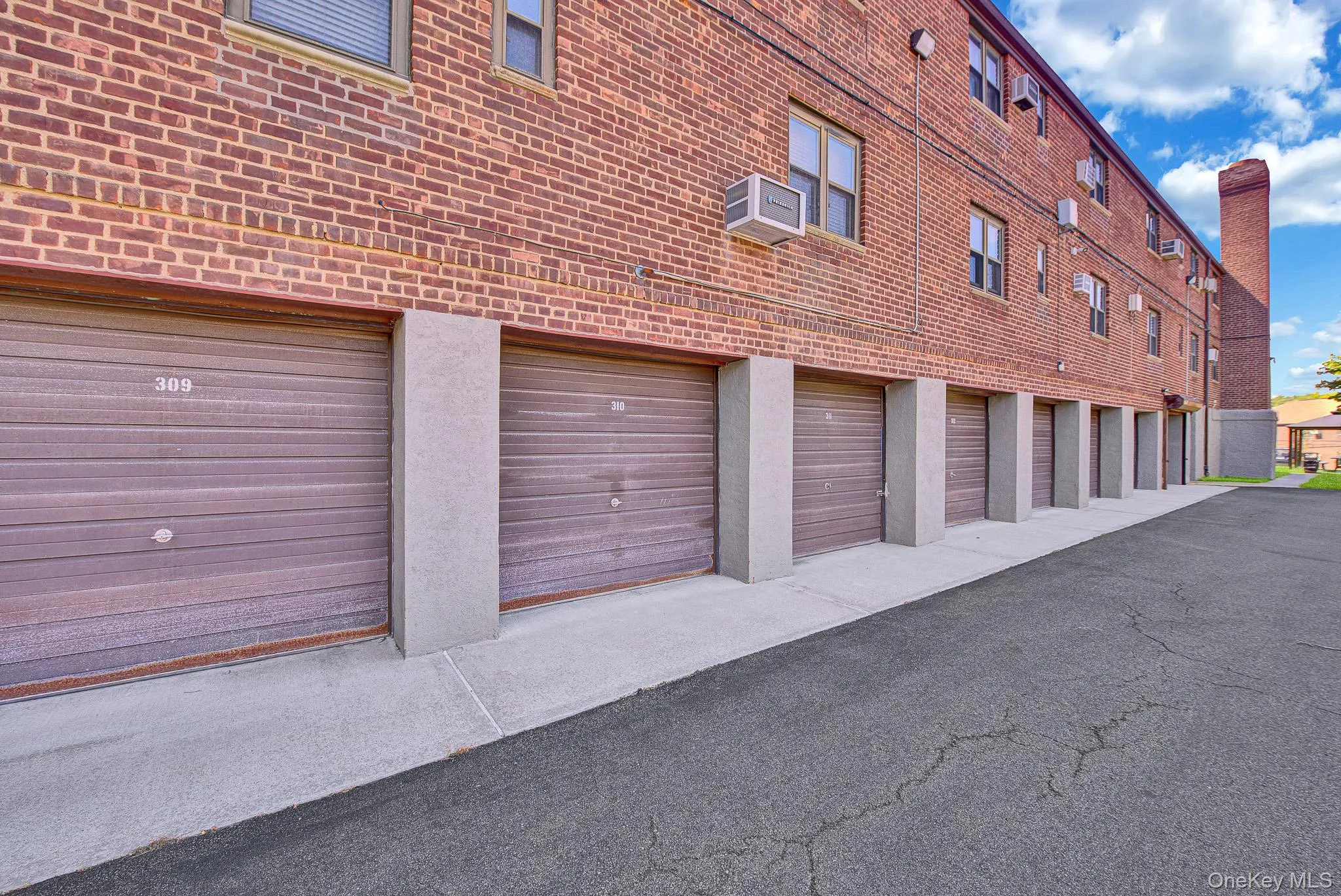 5850 246th Crescent, New York, NY, 2 Bedrooms Bedrooms, 5 Rooms Rooms,1 BathroomBathrooms,Residential,For Rent,246th,0,1004499 5850 246th Crescent, New York, NY, 2 Bedrooms Bedrooms, 5 Rooms Rooms,1 BathroomBathrooms,Residential,For Rent,246th,0,1004499