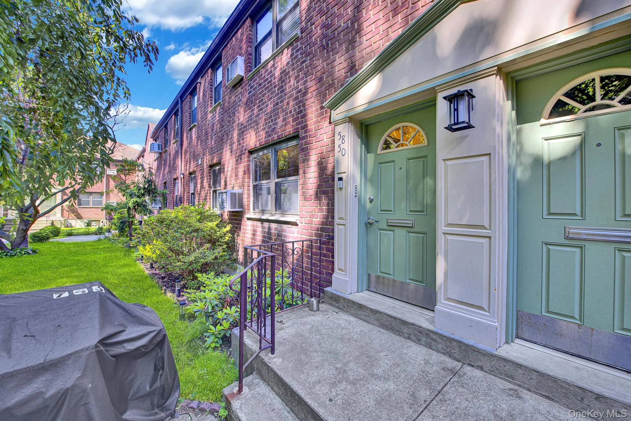 5850 246th Crescent, New York, NY, 2 Bedrooms Bedrooms, 5 Rooms Rooms,1 BathroomBathrooms,Residential,For Rent,246th,0,1004499 5850 246th Crescent, New York, NY, 2 Bedrooms Bedrooms, 5 Rooms Rooms,1 BathroomBathrooms,Residential,For Rent,246th,0,1004499